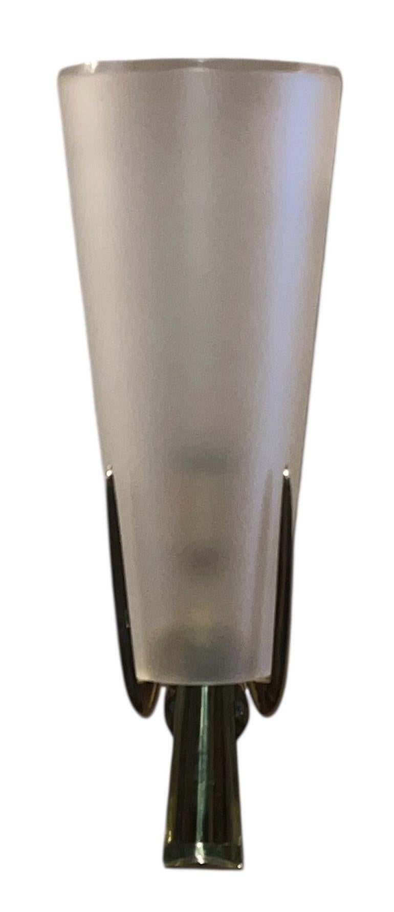 Satz von vier seltenen Wandleuchtern von Max Ingrand für Fontana Arte, Italien, 1959. (Mitte des 20. Jahrhunderts)