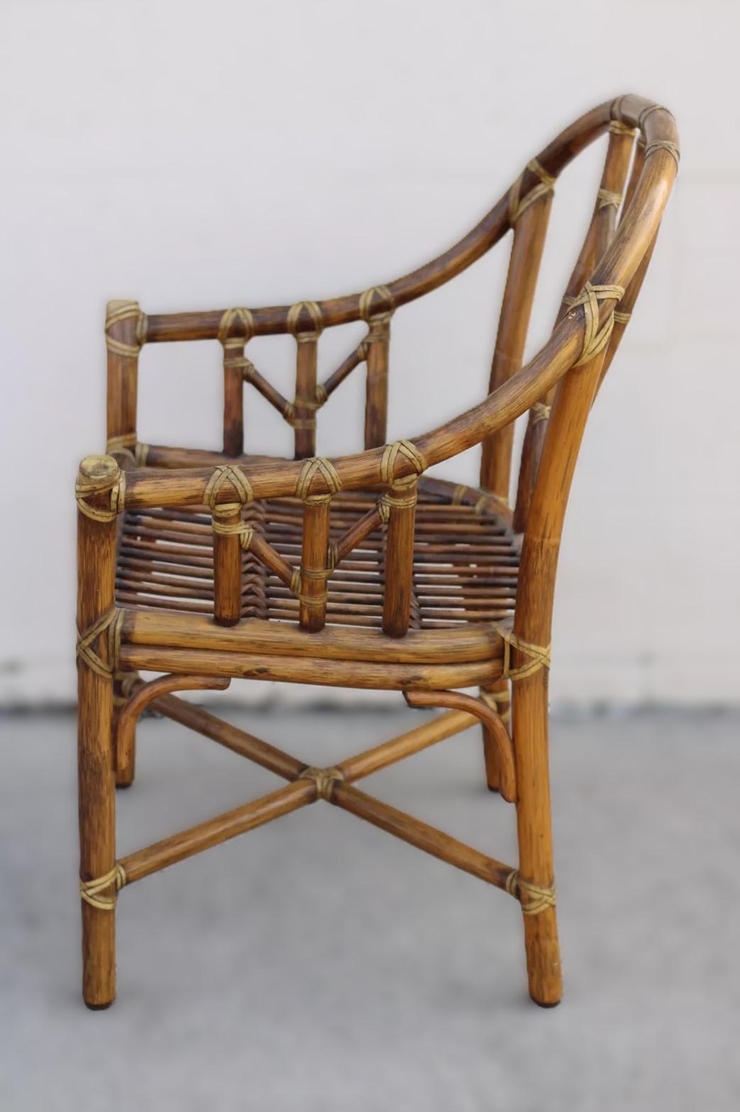 XX secolo Set di quattro sedie da pranzo McGuire in rattan organico moderno e bambù in vendita