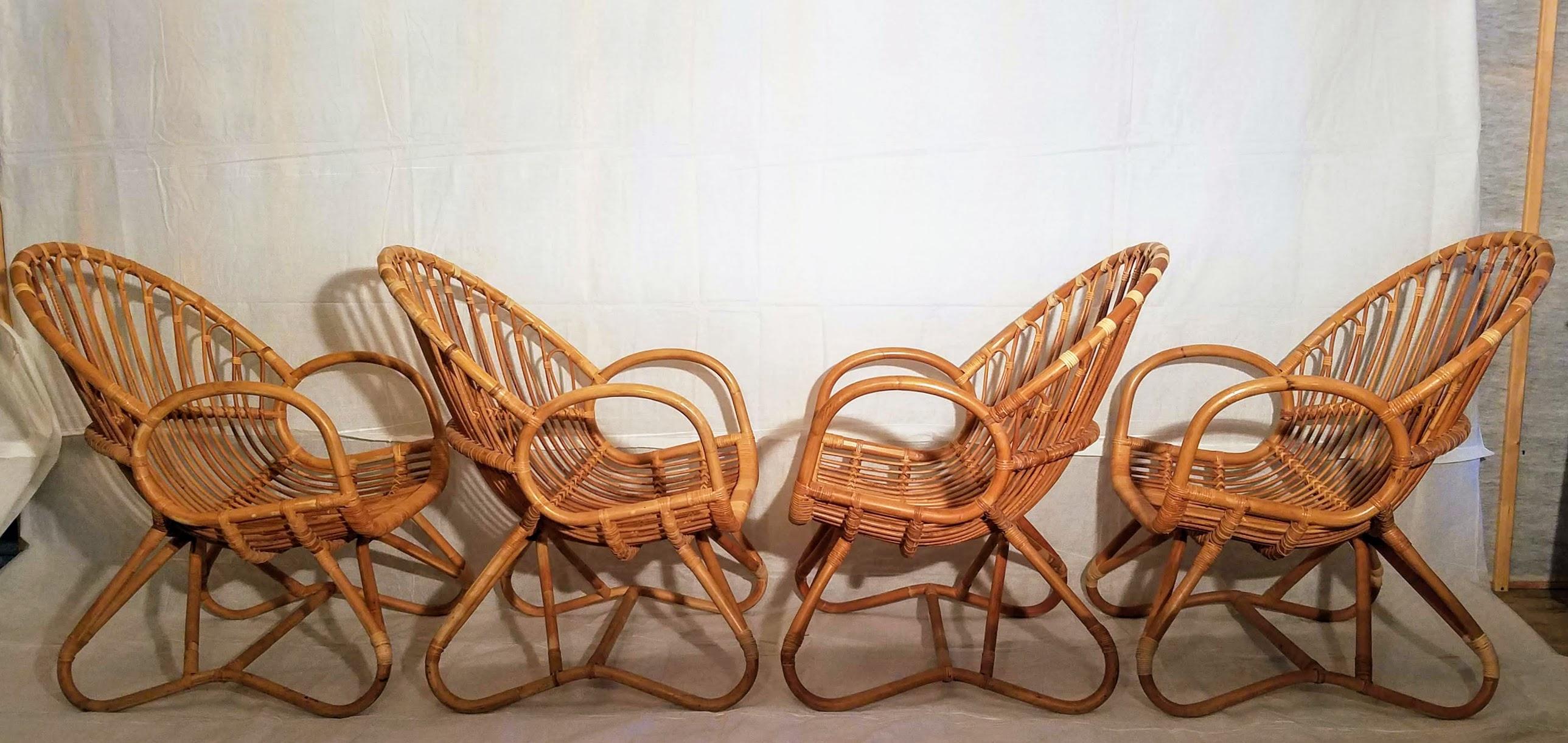 Four Rattan Lounge Chairs with Center Table Dirk van Sliedregt, 1960s In Good Condition In Camden, ME