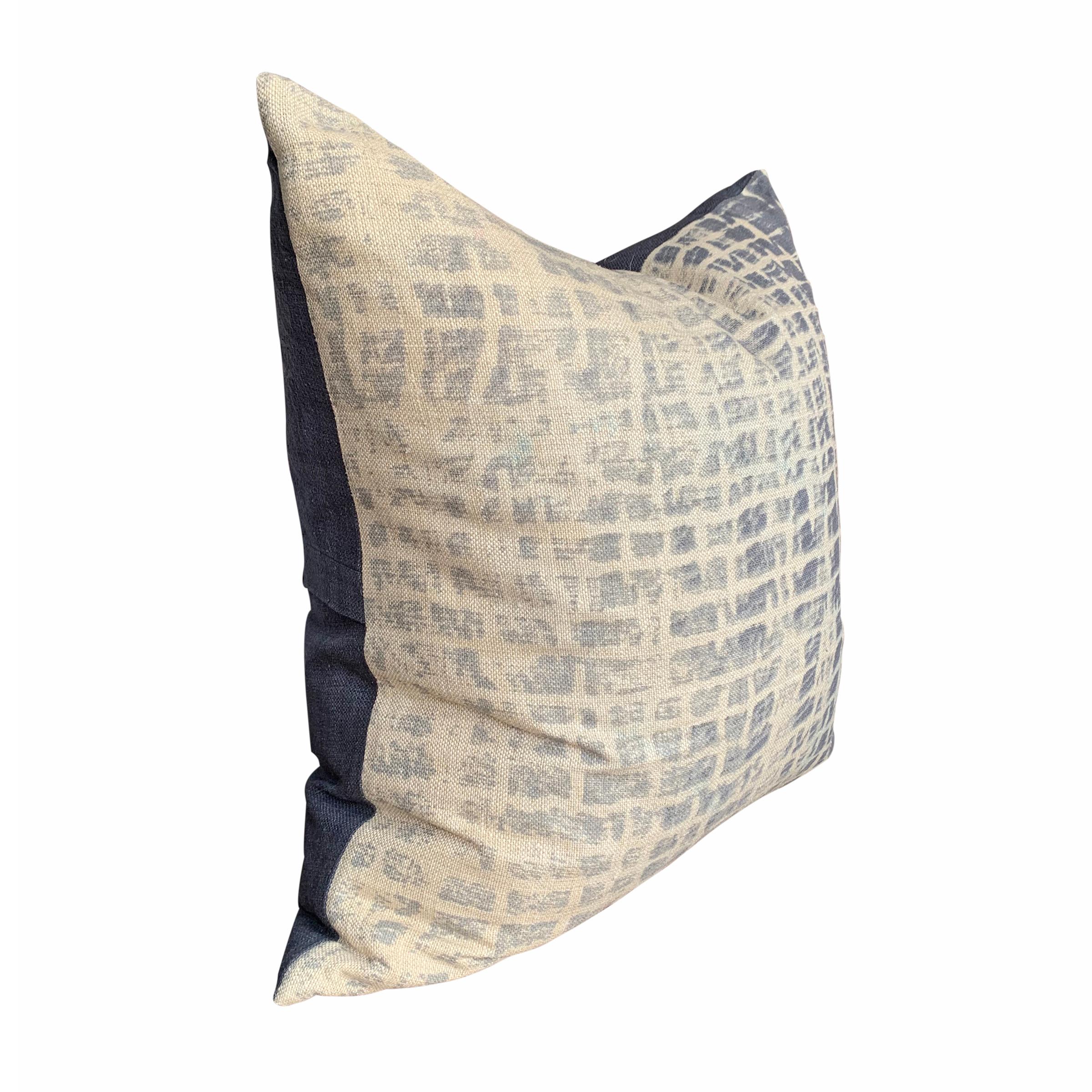 Set of Four Raw Silk Pillows For Sale 1