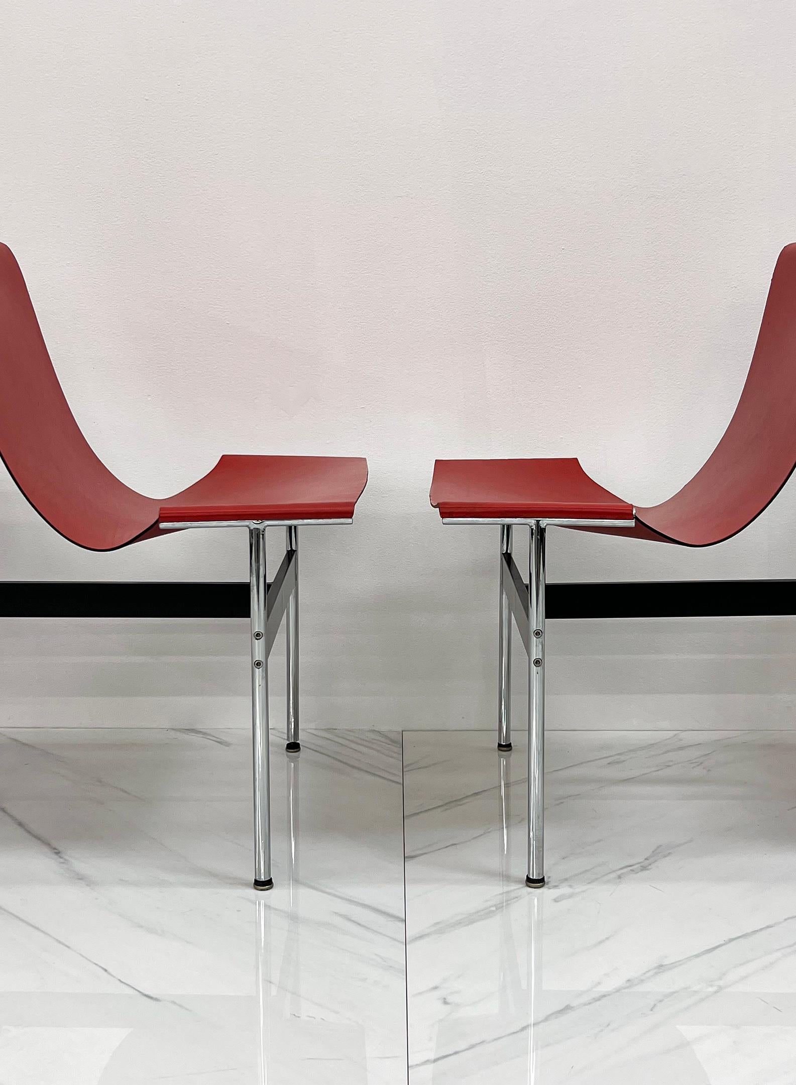Satz von vier T-Stühlen aus rotem Leder, Katavolos & Littell & Kelley im Angebot 1