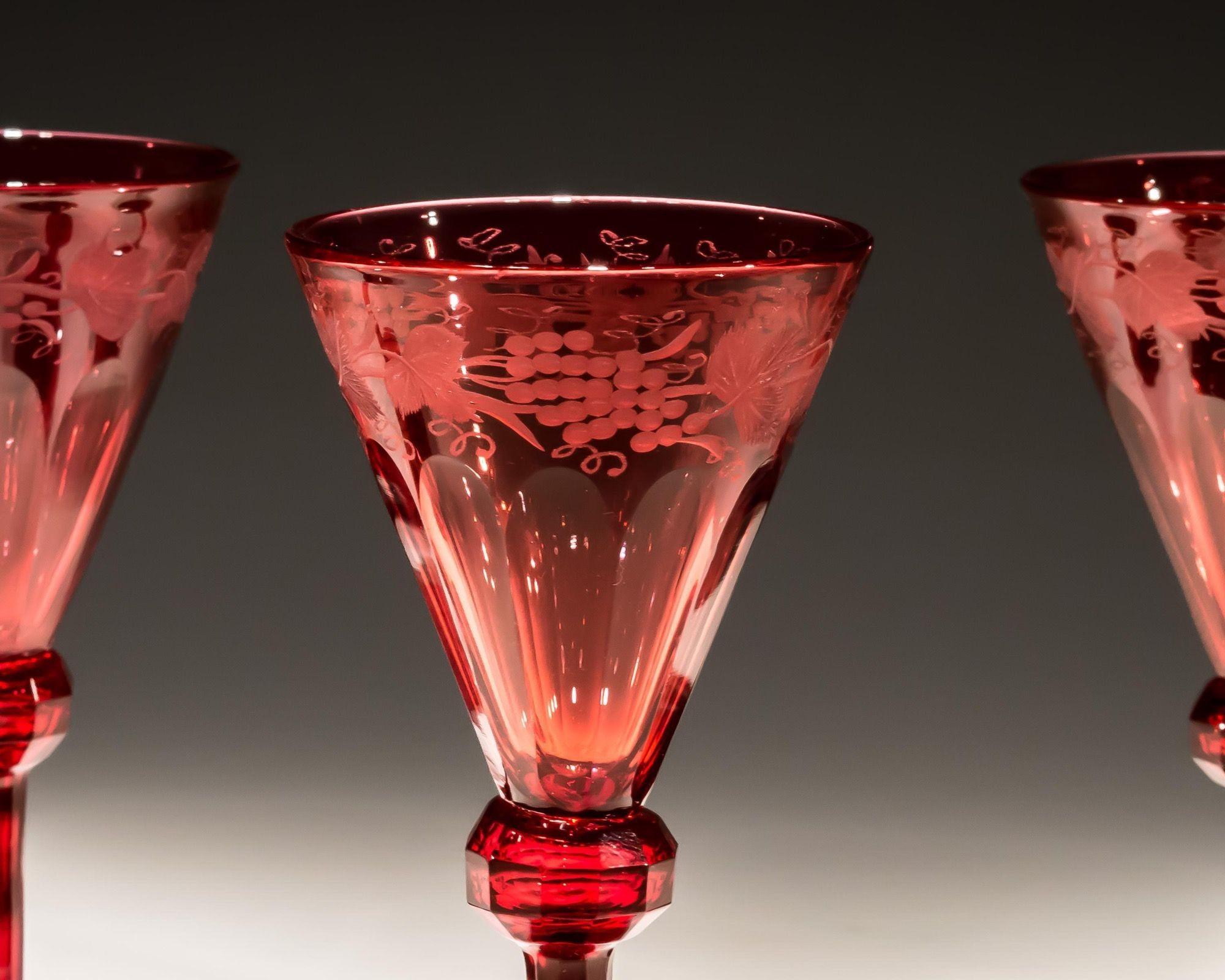 Set of Four Red Wine Glasses In Good Condition For Sale In Steyning, West sussex