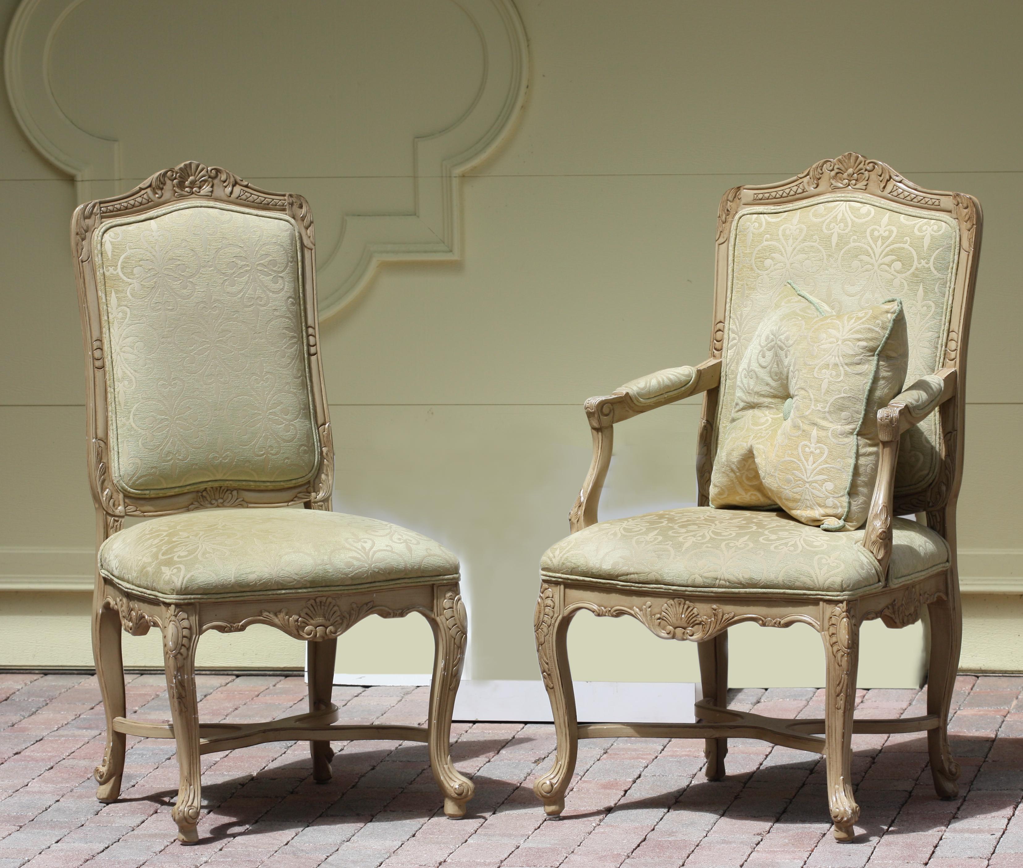 Set of Four Regence Style Painted Chairs  In Good Condition For Sale In West Palm Beach, FL