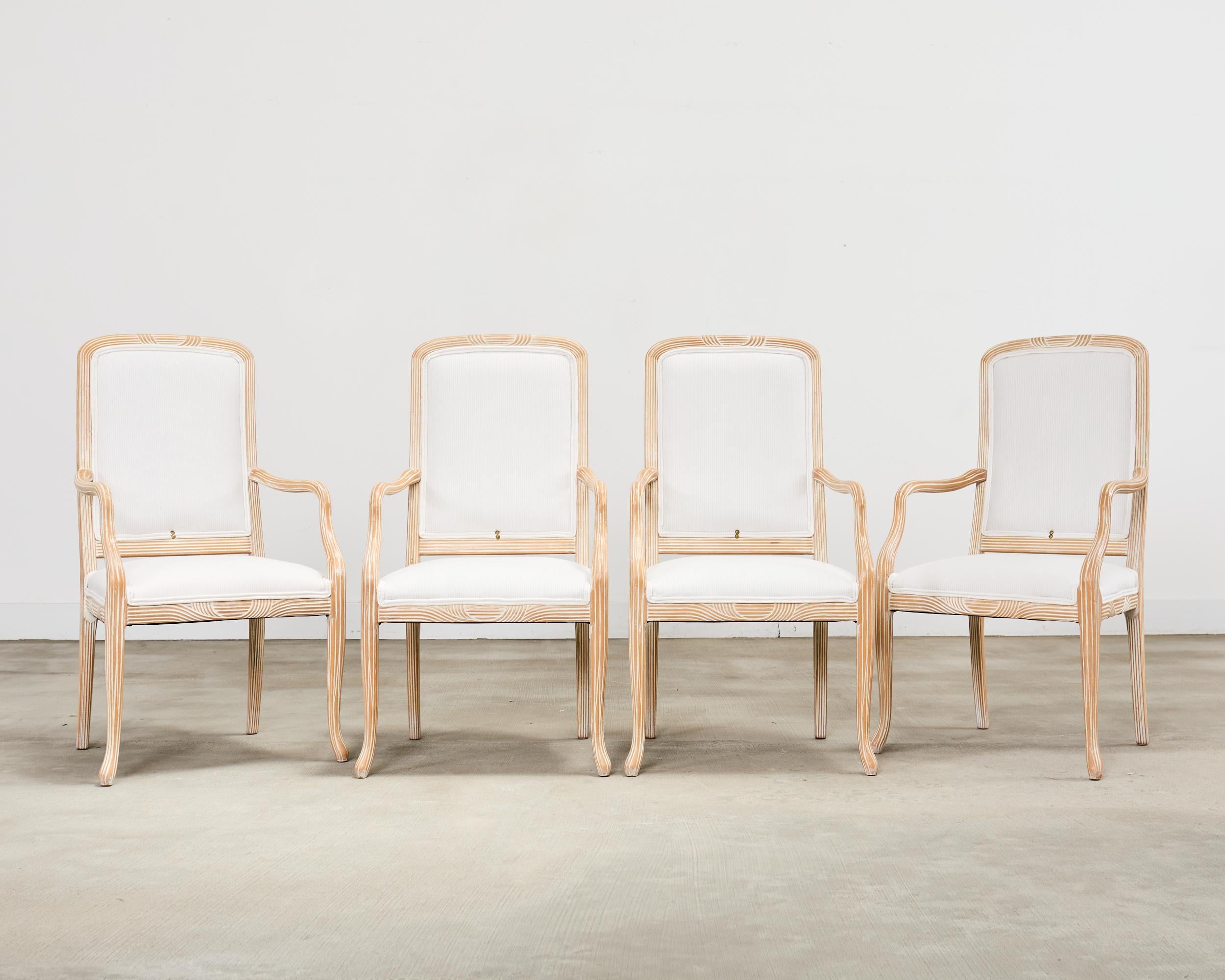 Juego de cuatro sillas de comedor de abedul rubio cerúleo estilo Regencia Europeo en venta