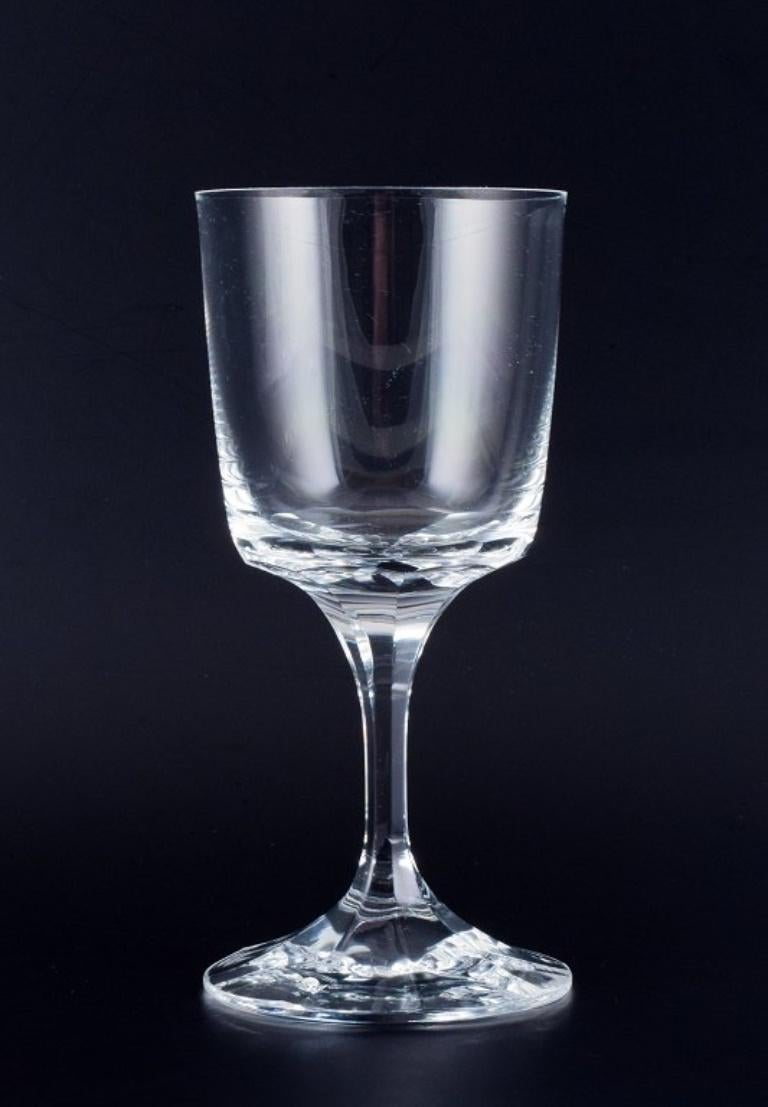 French Set of four René Lalique Chenonceaux red wine glasses. Mid-20th C. For Sale