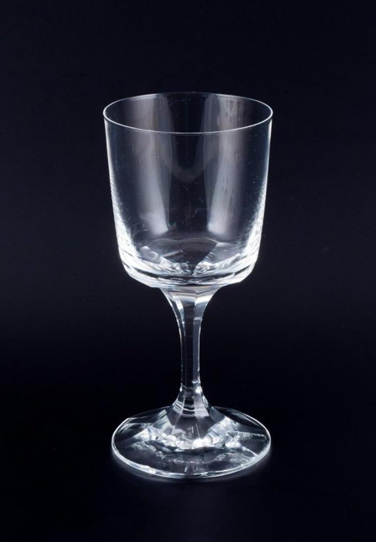 Set of four René Lalique Chenonceaux red wine glasses. Mid-20th C. In Excellent Condition For Sale In Copenhagen, DK