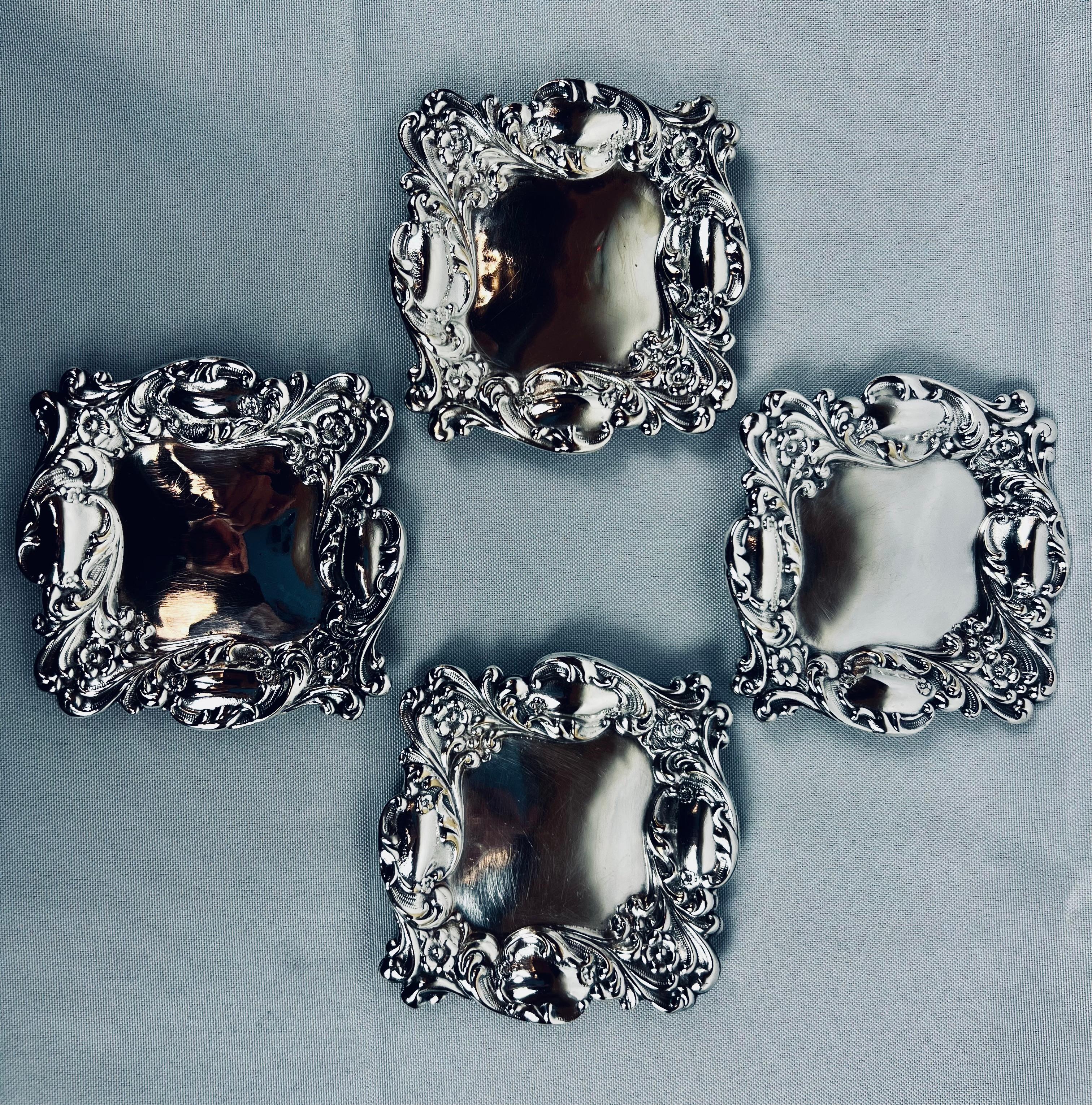 Juego de cuatro platos para caramelos y frutos secos bañados en plata Repoussage-América, c. 1940 Estadounidense en venta