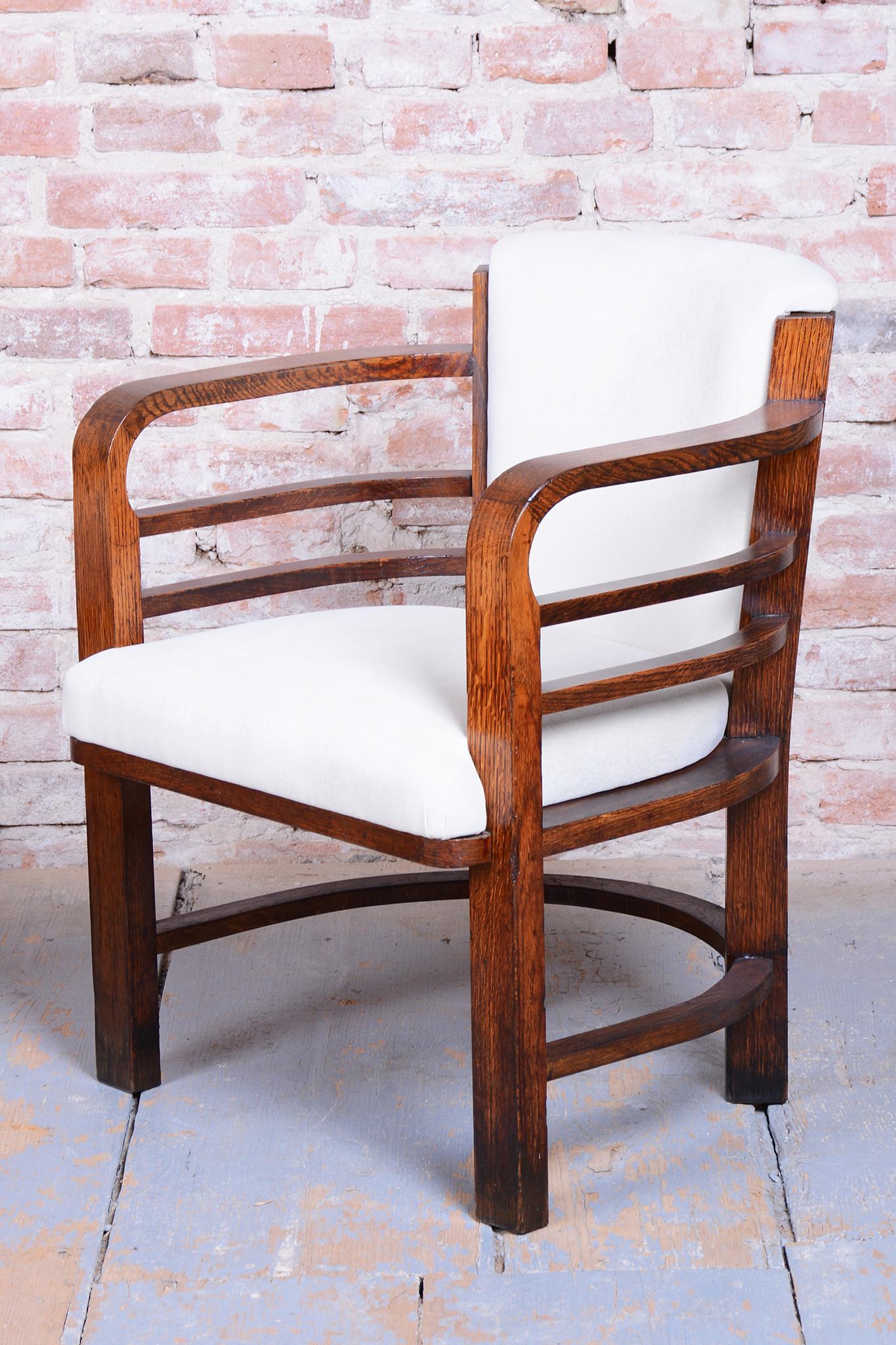 Juego de cuatro sillones art déco restaurados, de O. Wagner, roble, Austria, década de 1910 en Bueno estado para la venta en Brandys nad Labem, Středočeský kraj