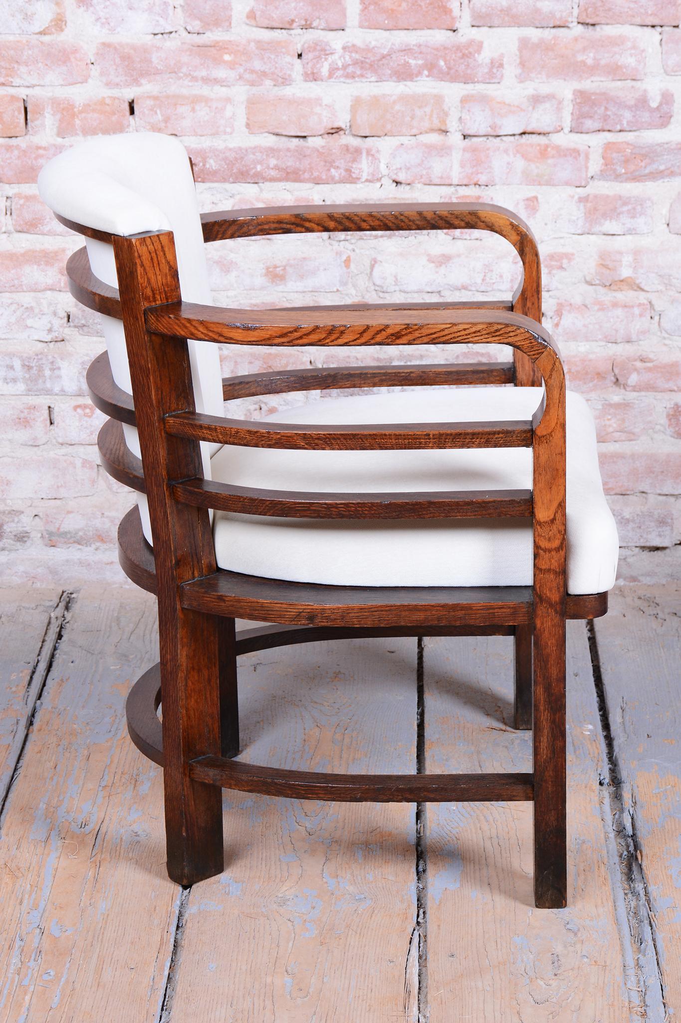 Juego de cuatro sillones art déco restaurados, de O. Wagner, roble, Austria, década de 1910 principios del siglo XX en venta