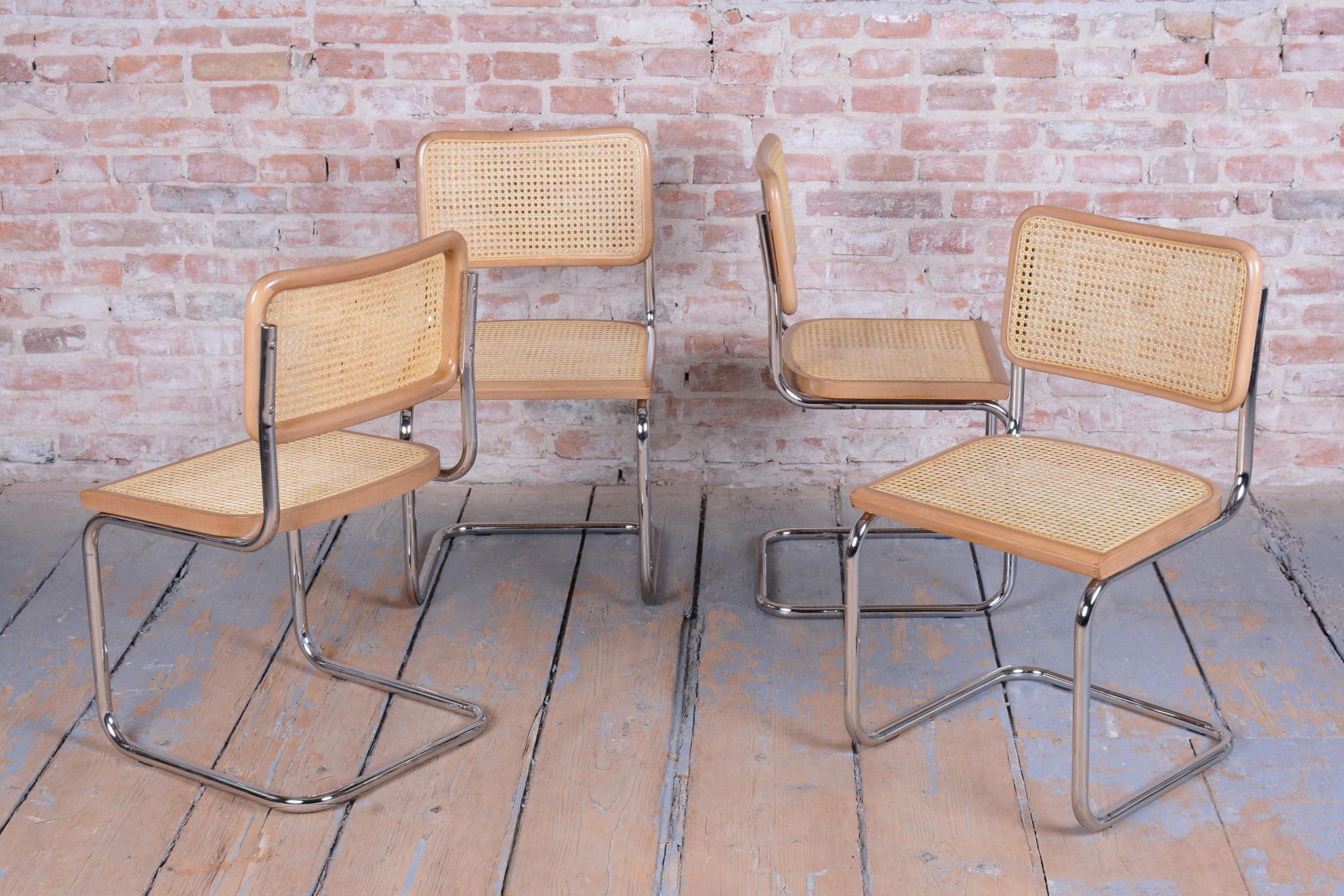 Italiano Set of Four Restored Bauhaus Cesca Chairs, by M. Breuer, Chrome, Italy, 1980s in vendita