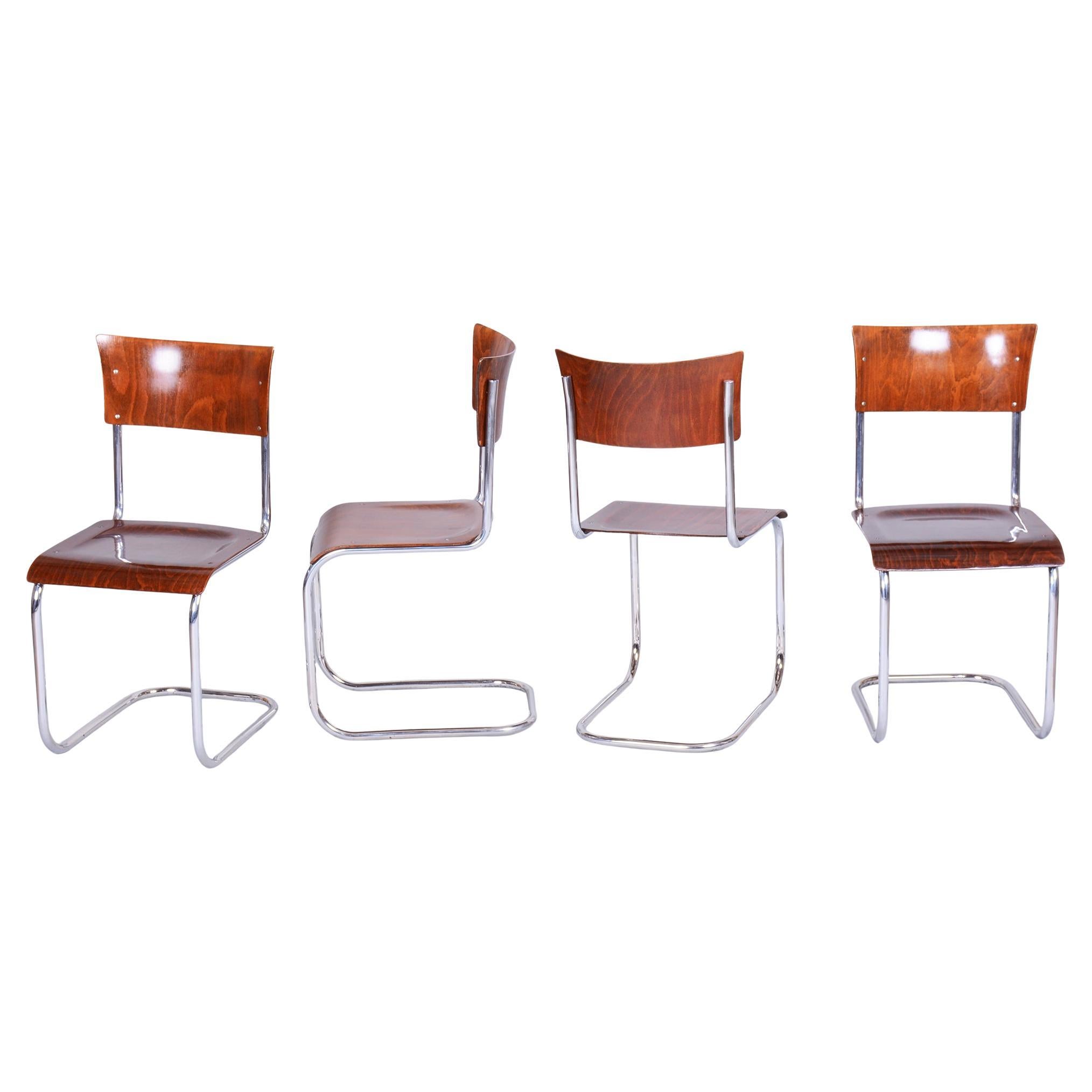 Satz von vier restaurierten Bauhaus-Stühlen, Buche, verchromter Stahl, Tschechien, 1930er Jahre im Angebot