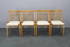 Set di quattro sedie da pranzo restaurate del metà del secolo scorso di Jitona