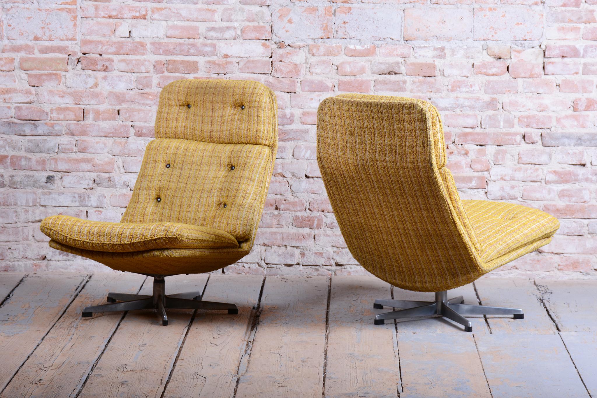 20th Century Set of Four Restored Mid-Century Swivel Chairs, by Gerald  Neusser, Czech, 1960s For Sale