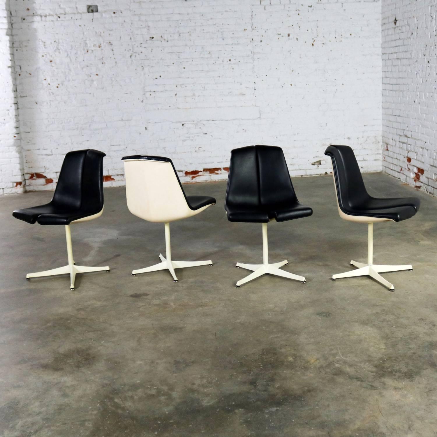 Steel Set of Four Richard Schultz Stacking Dining Chairs for Knoll