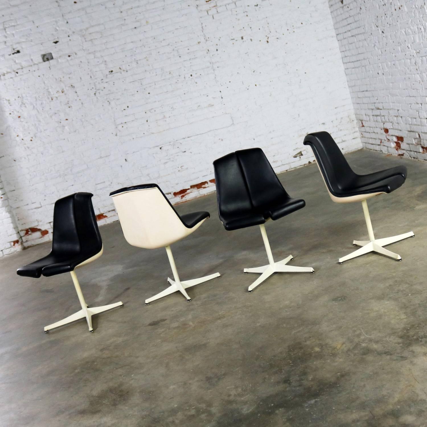 Set of Four Richard Schultz Stacking Dining Chairs for Knoll 1
