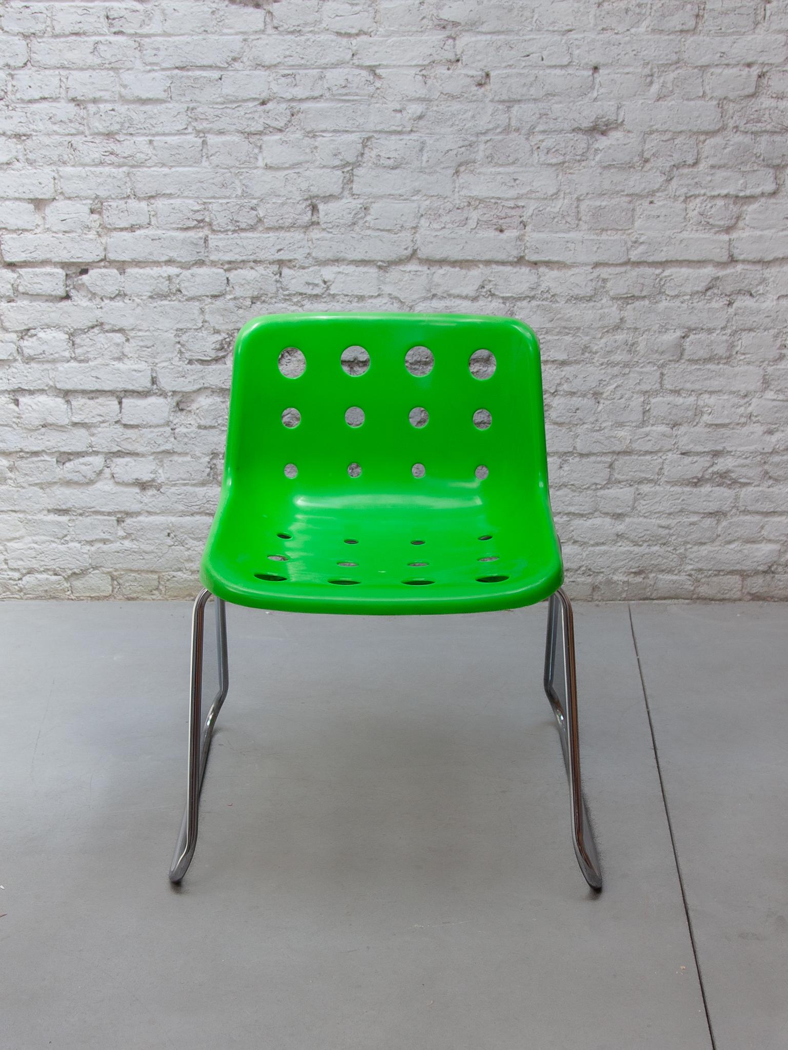 Chrome Ensemble de quatre chaises empilables en traîneau 'Polo' de Robin Day, 1960s Indoor et Outdoor en vente