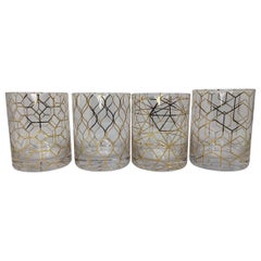 Set aus vier Steingläsern mit geometrischen Formen