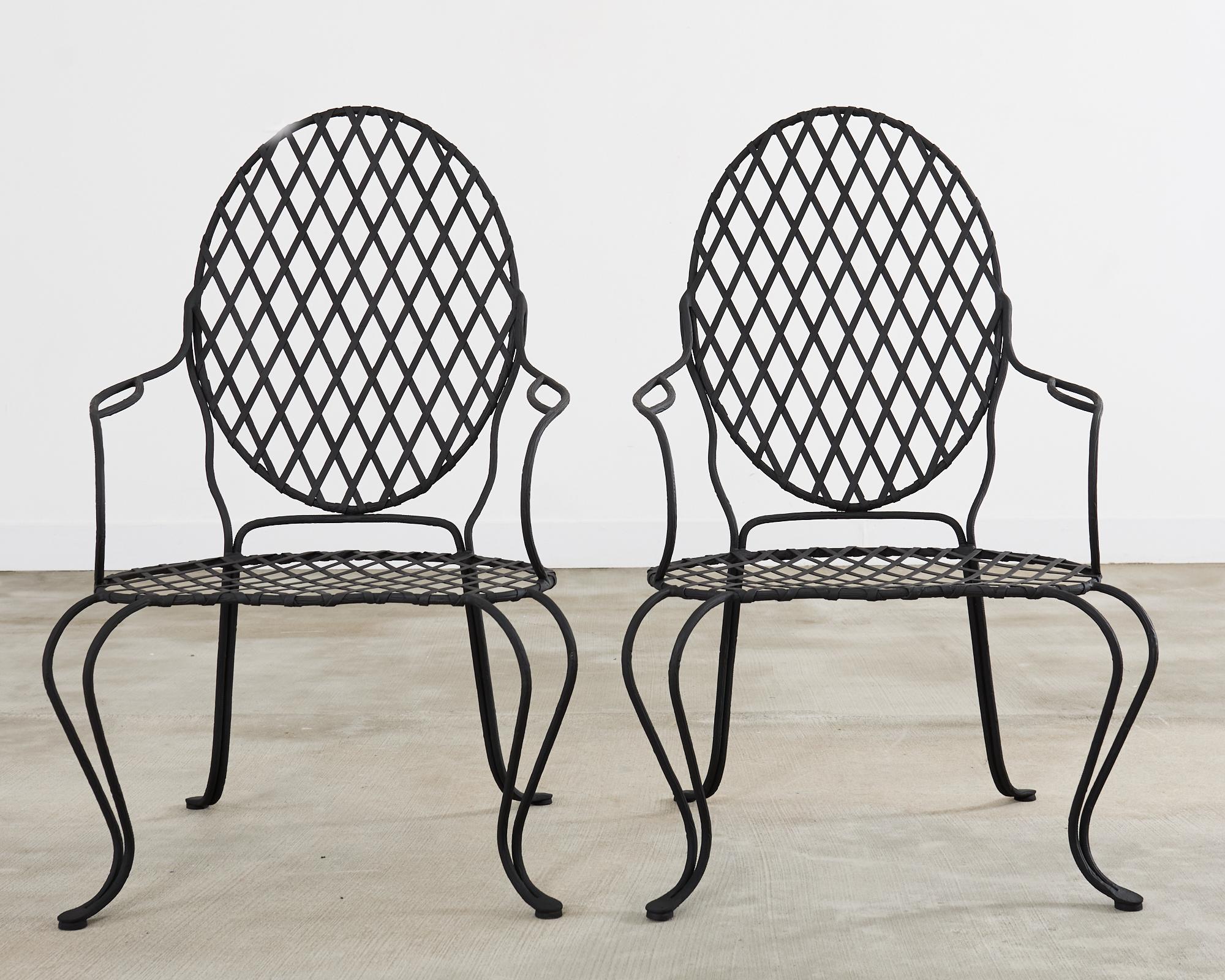 Juego de cuatro sillones de comedor de jardín Rose Tarlow Twig de hierro siglo XX en venta
