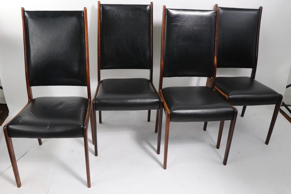 Set of Four Rosewood Dining Chairs by Johannes Andersen for Mogens Kold For Sale 4