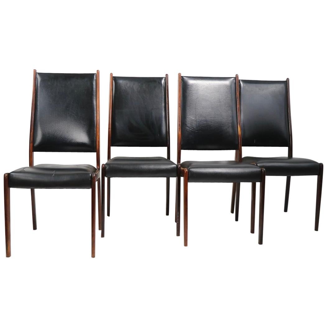 Set of Four Rosewood Dining Chairs by Johannes Andersen for Mogens Kold For Sale