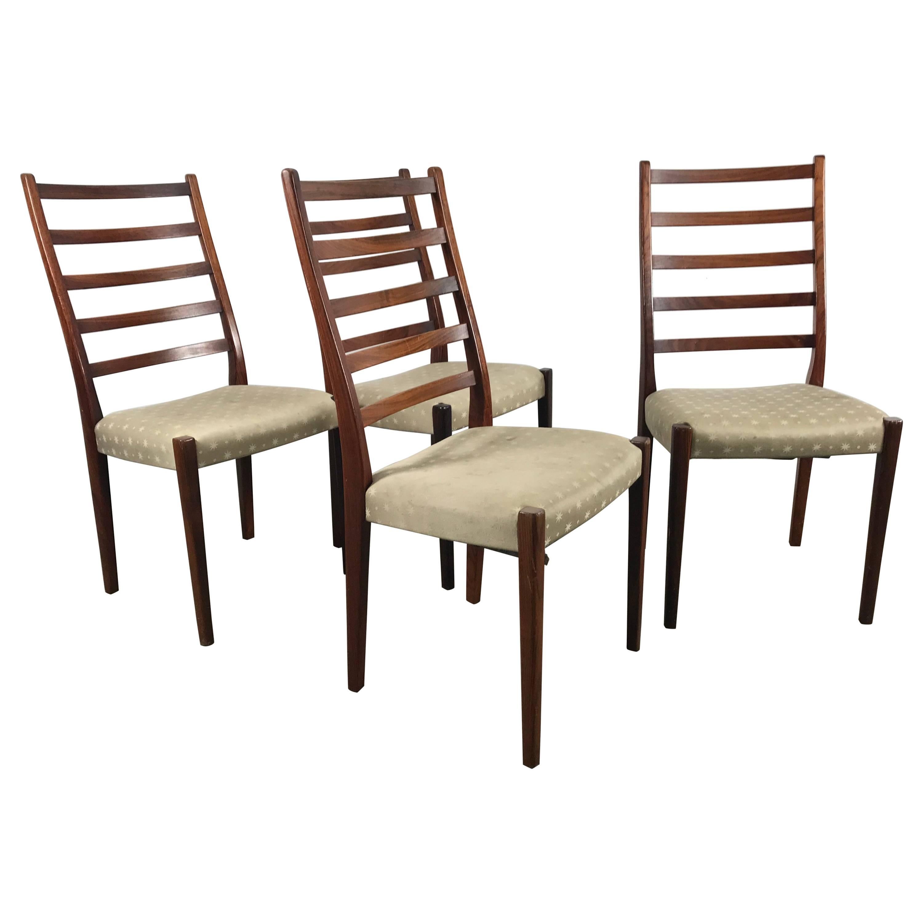 Ensemble de quatre chaises de salle à manger en bois de rose par Svegards Markaryd, Suède