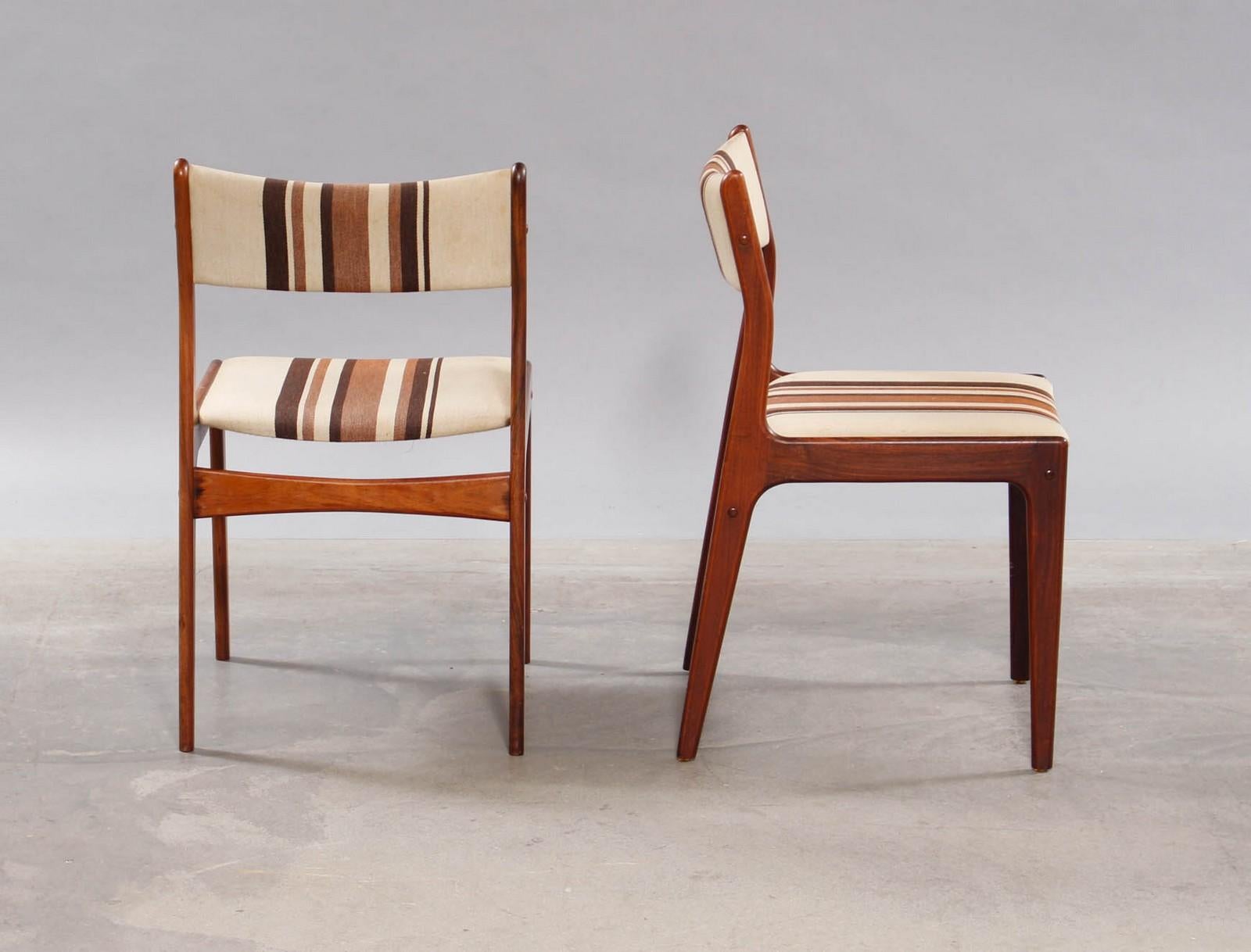 Mid-Century Modern Set of Four Rosewood Dining Chairs