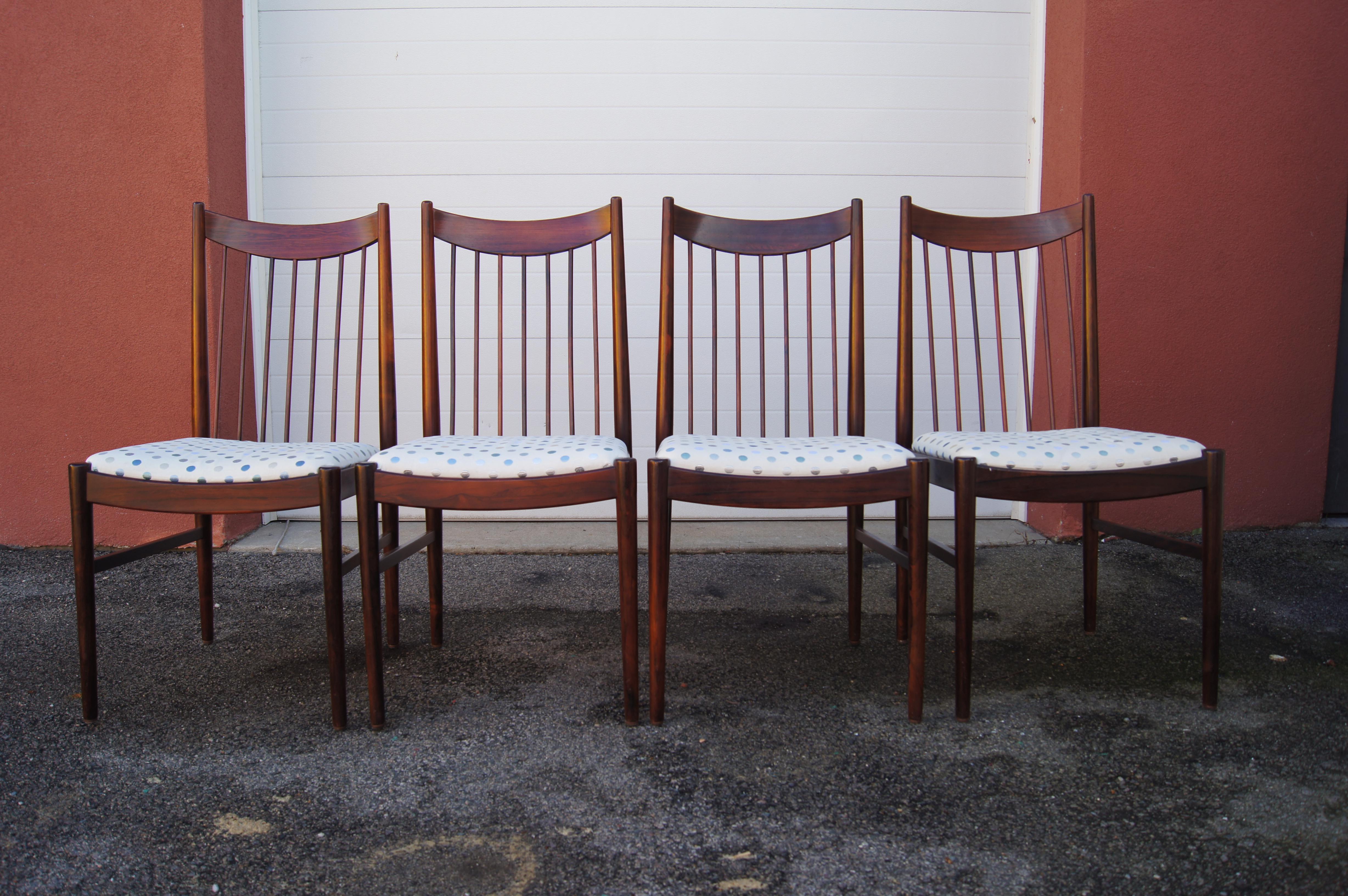 Scandinavian Modern Set of Four Rosewood Dining Chairs, Model 422, by Arne Vodder for Sibast For Sale