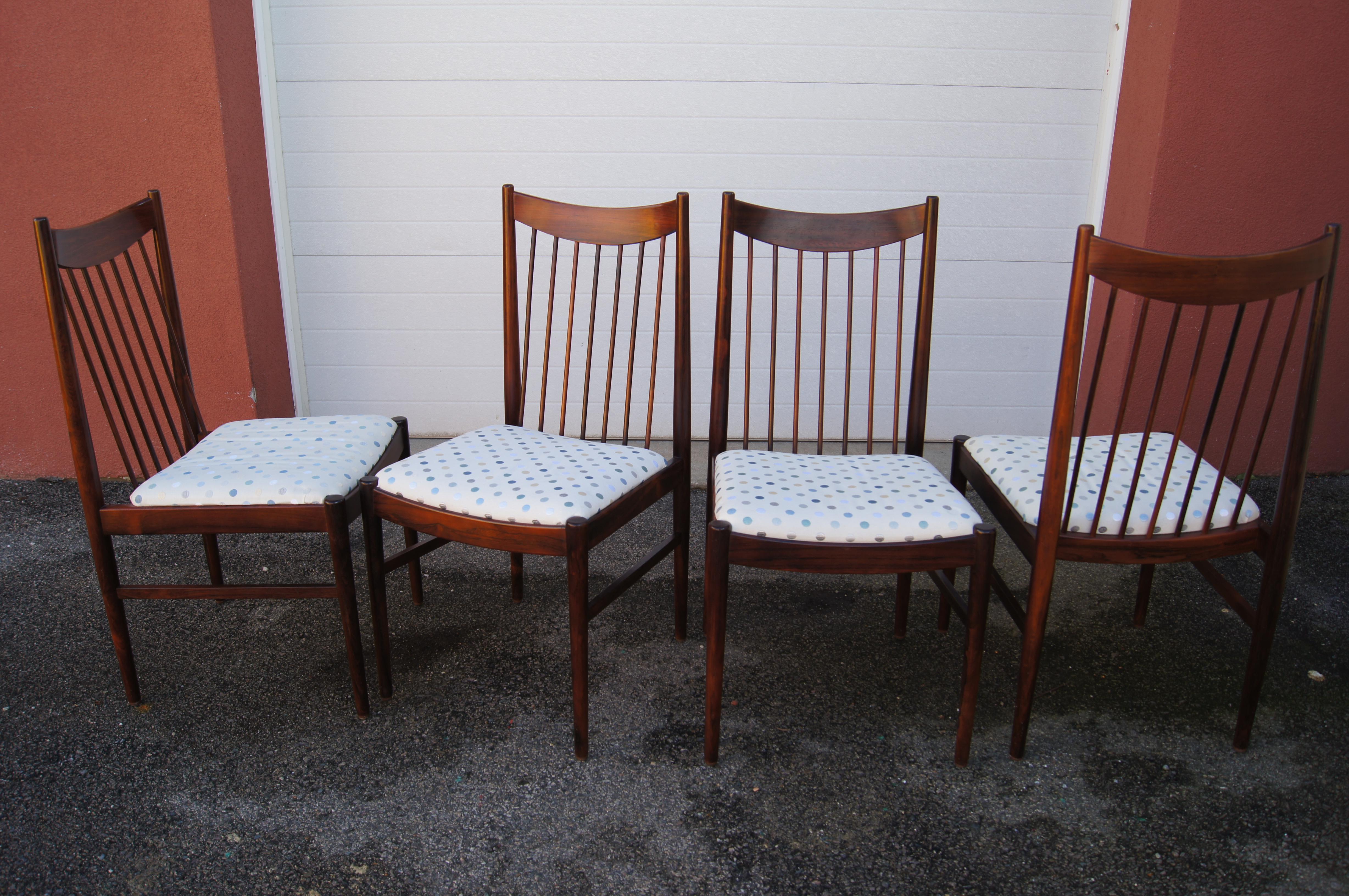 Danish Set of Four Rosewood Dining Chairs, Model 422, by Arne Vodder for Sibast For Sale