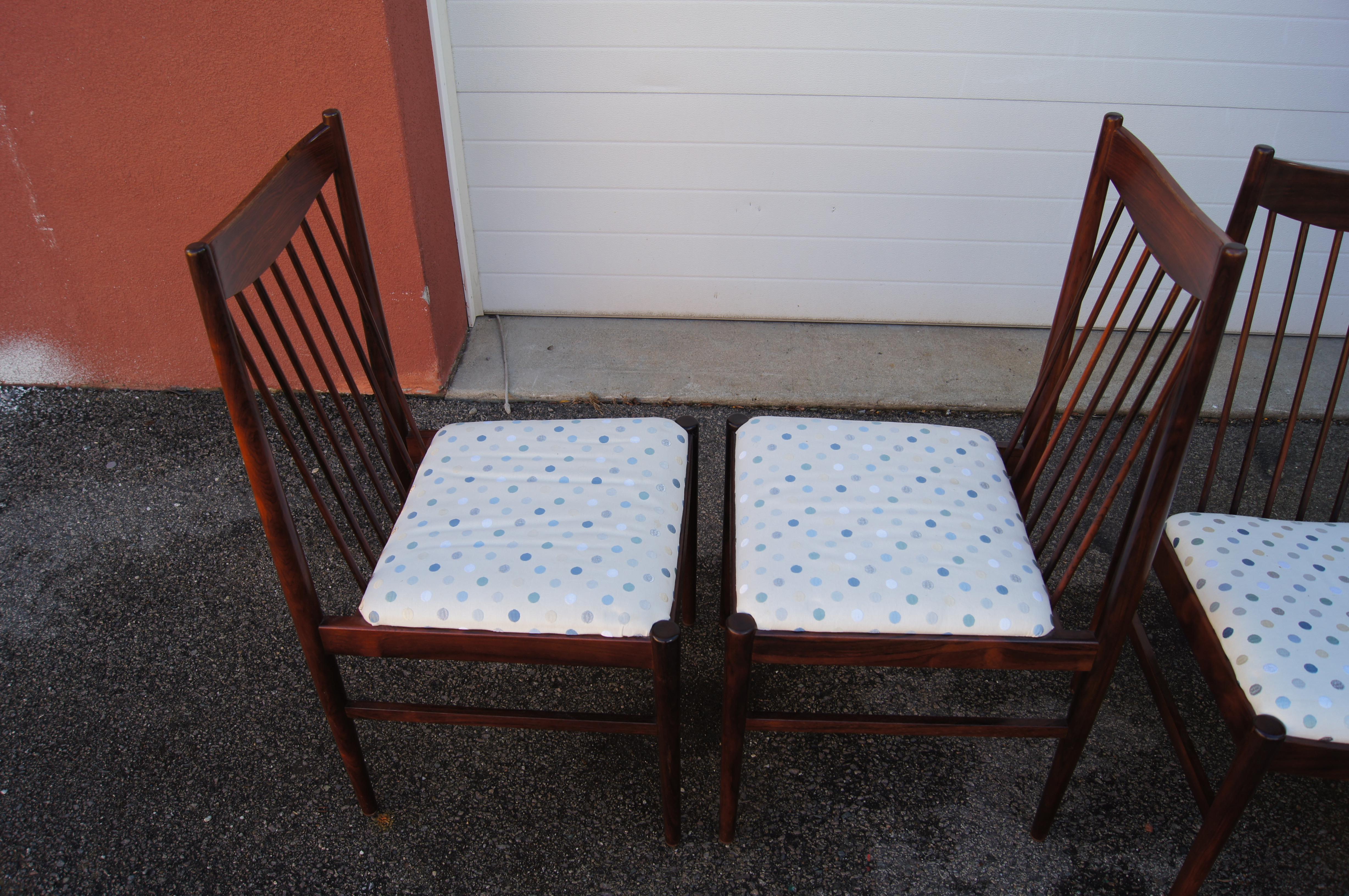 Set of Four Rosewood Dining Chairs, Model 422, by Arne Vodder for Sibast In Good Condition For Sale In Dorchester, MA