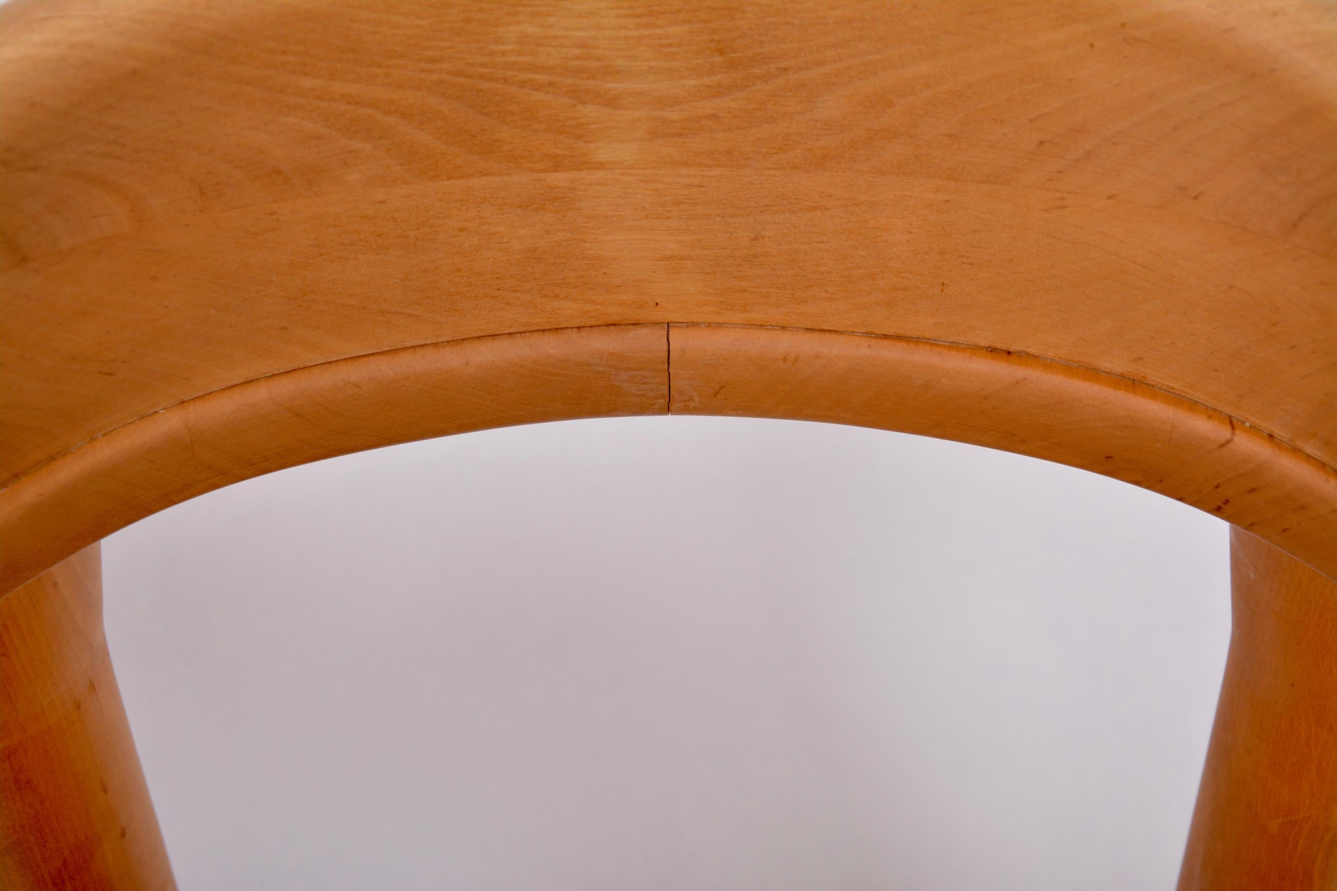 Ensemble de quatre chaises de salle à manger scandinaves rustiques de style mi-siècle moderne en vente 2