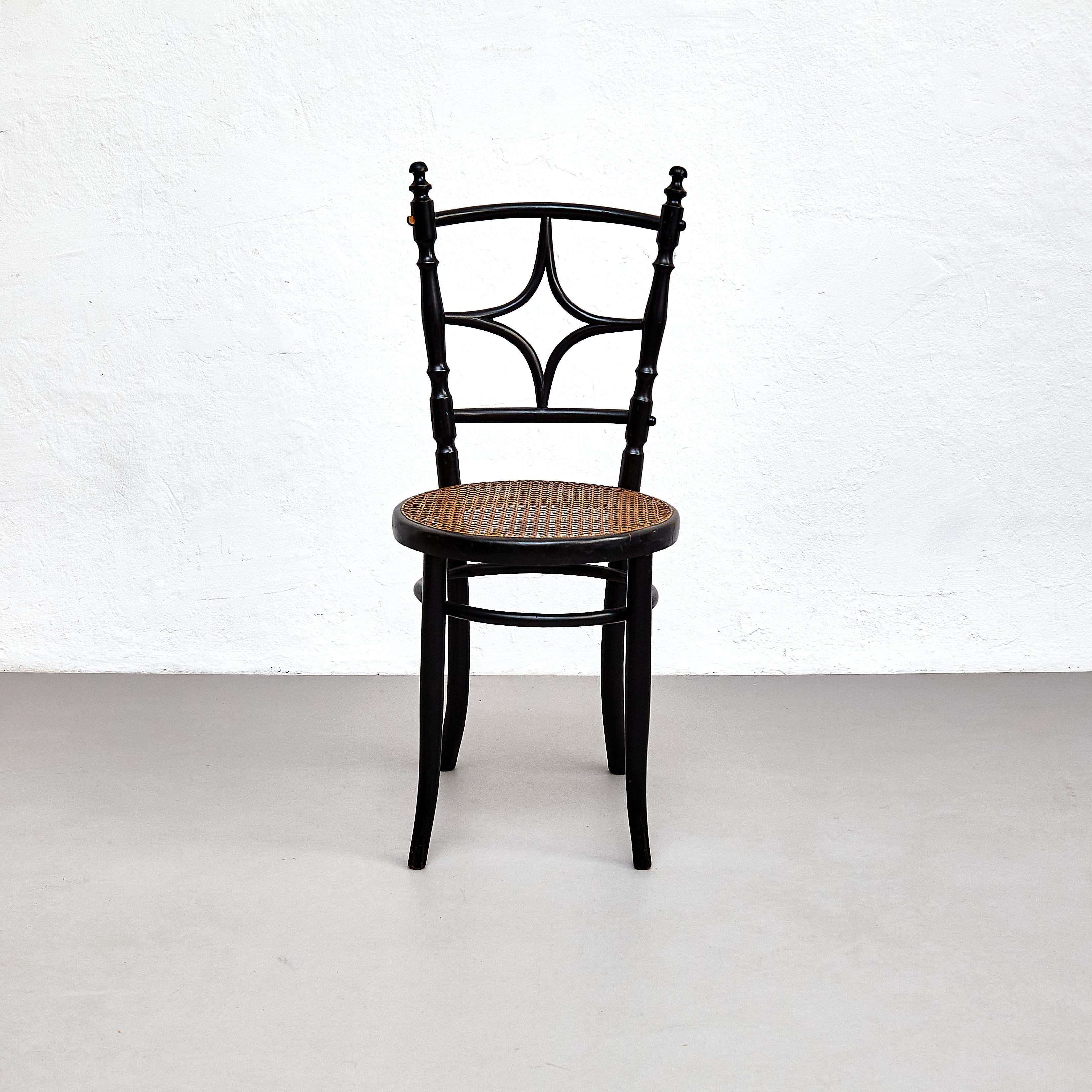 Satz von vier rustikalen französischen Stühlen aus Holz, um 1950 im Angebot 5