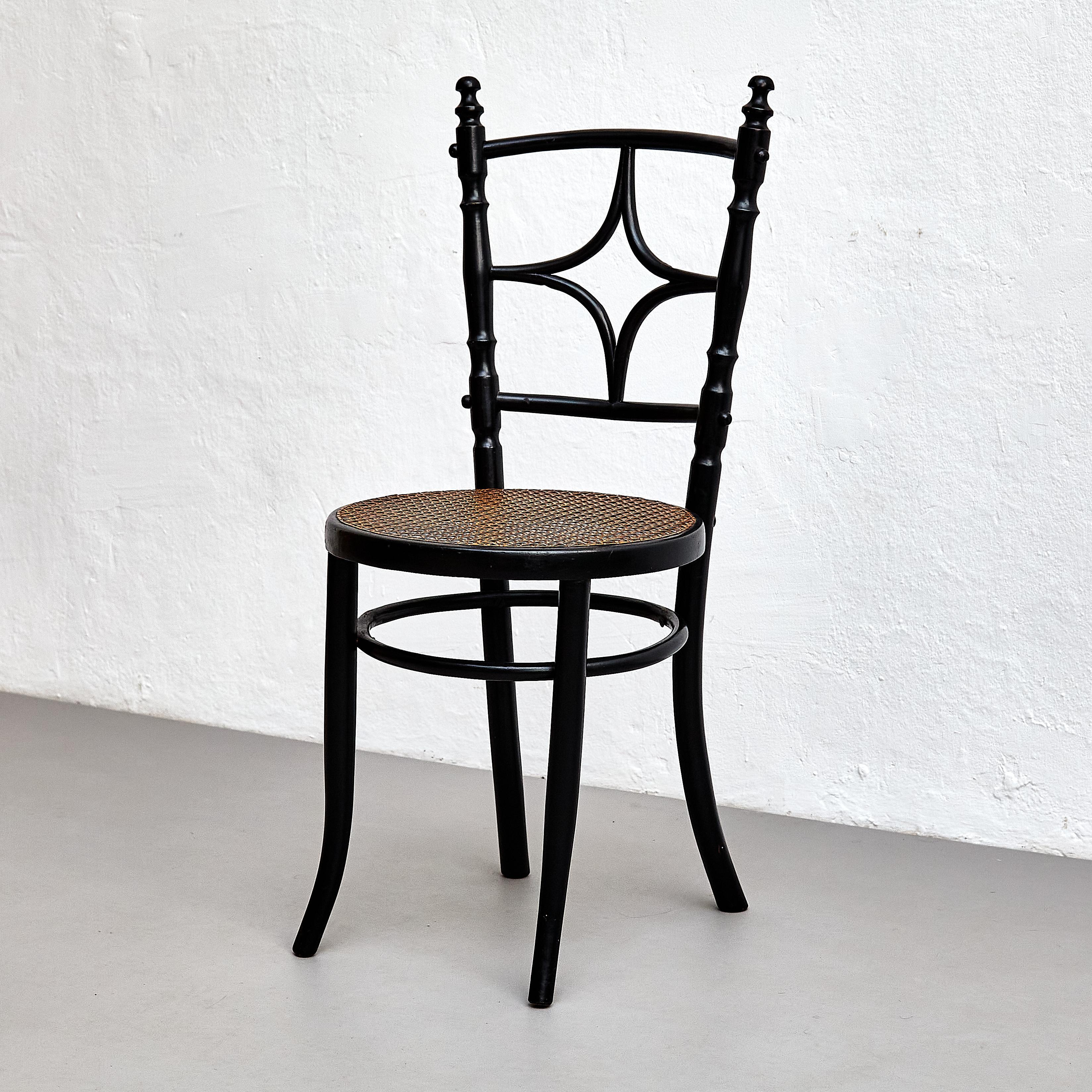 Satz von vier rustikalen französischen Stühlen aus Holz, um 1950 im Angebot 10