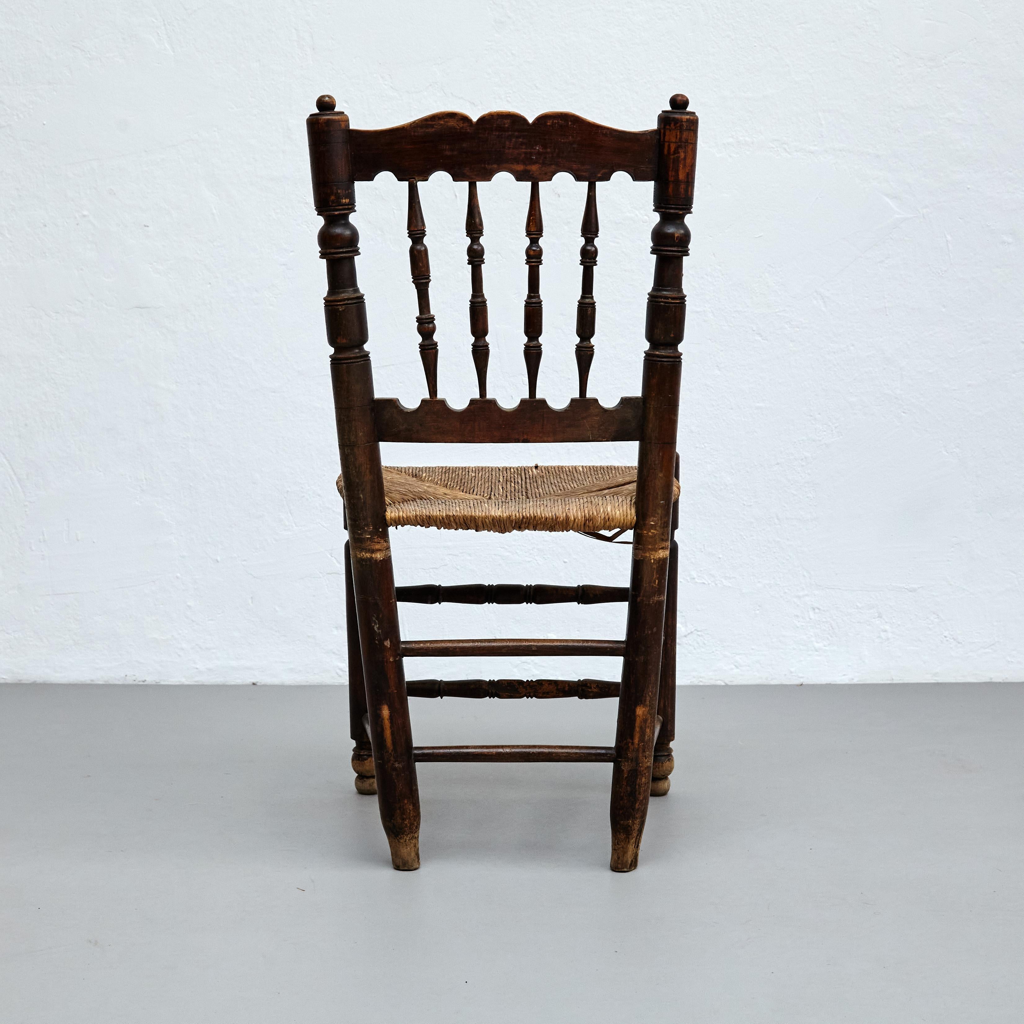 Francese Set di quattro sedie francesi in legno rustico, circa 1950 in vendita
