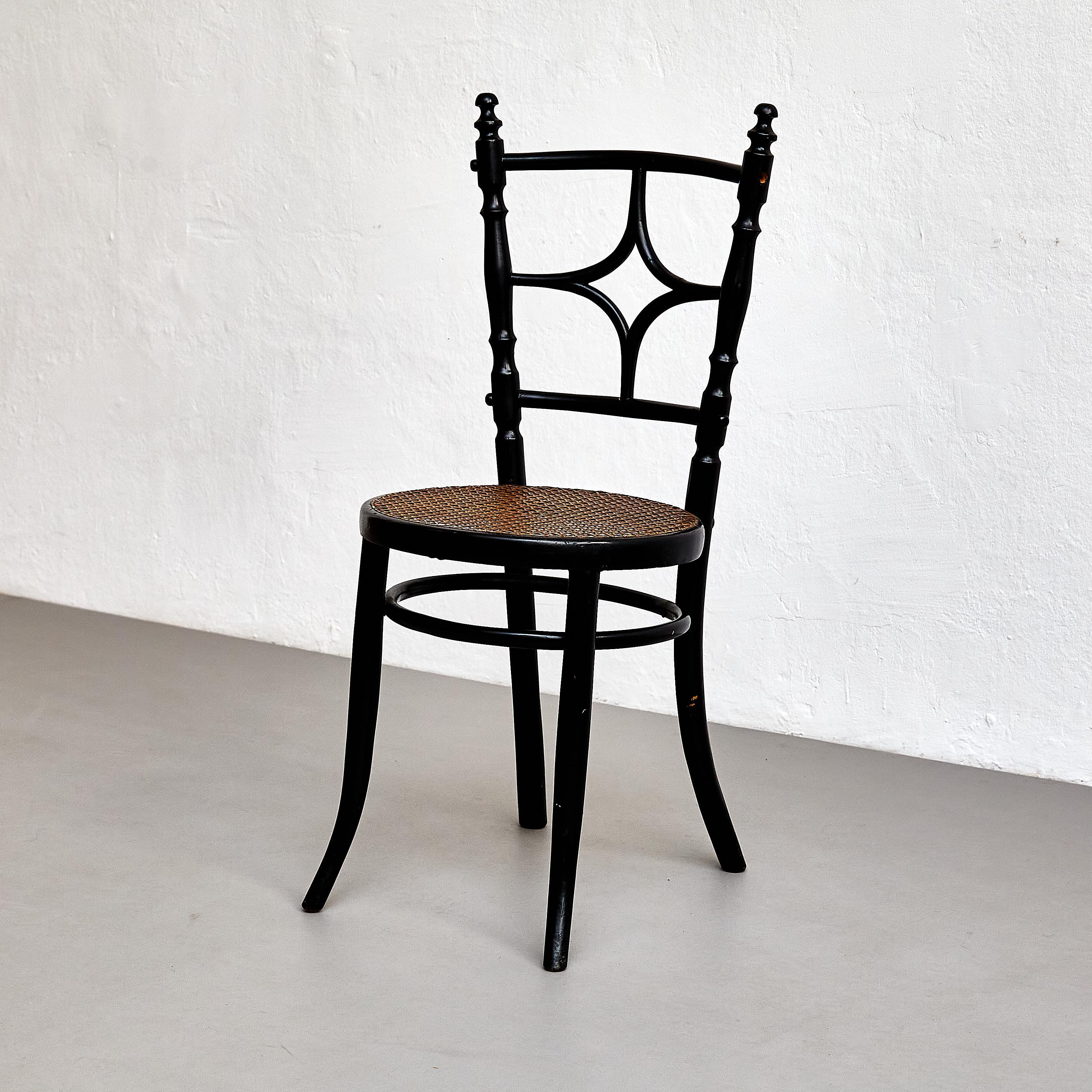 Satz von vier rustikalen französischen Stühlen aus Holz, um 1950 (Französisch) im Angebot