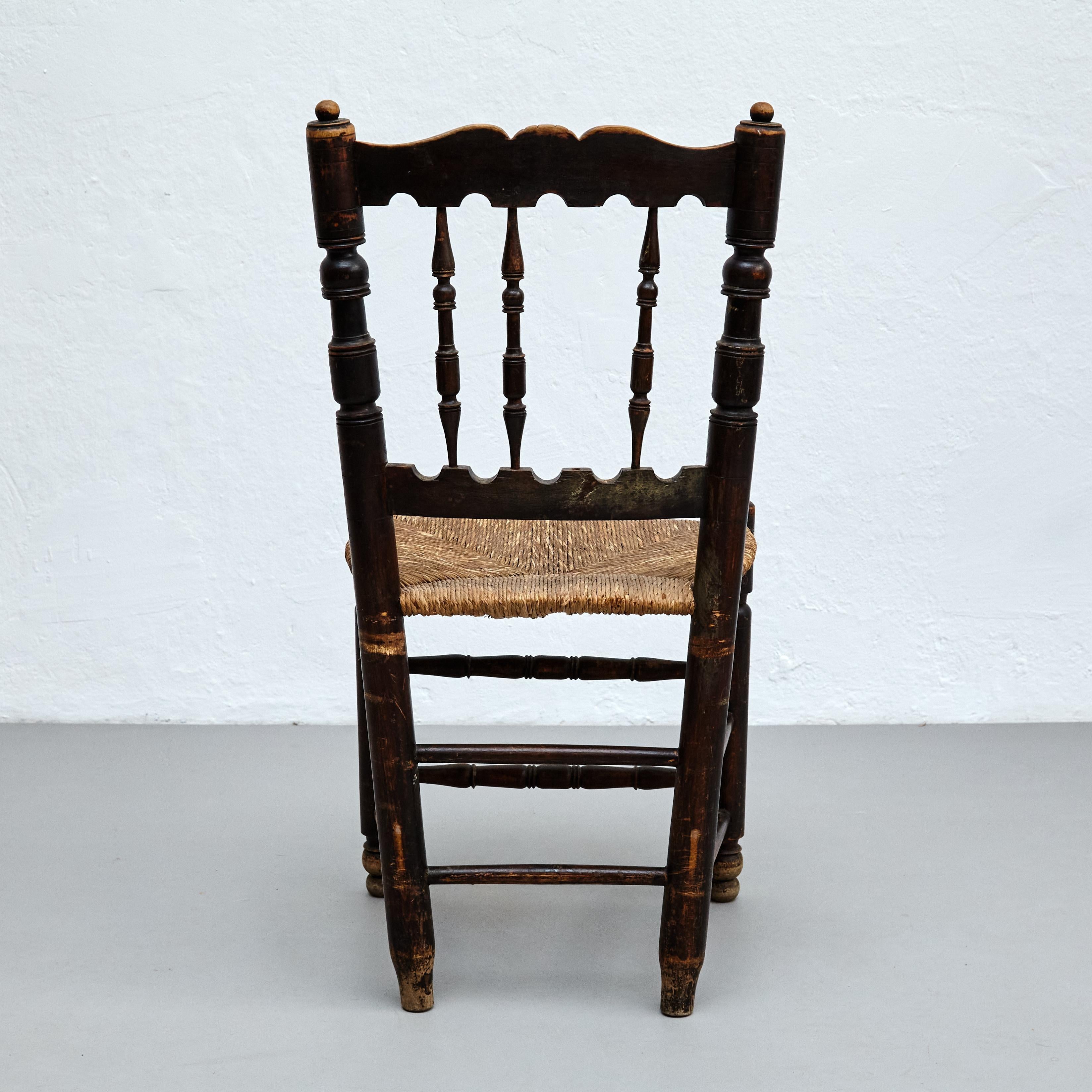 Set of Four Rustic Wood French Chairs, circa 1950 For Sale 3