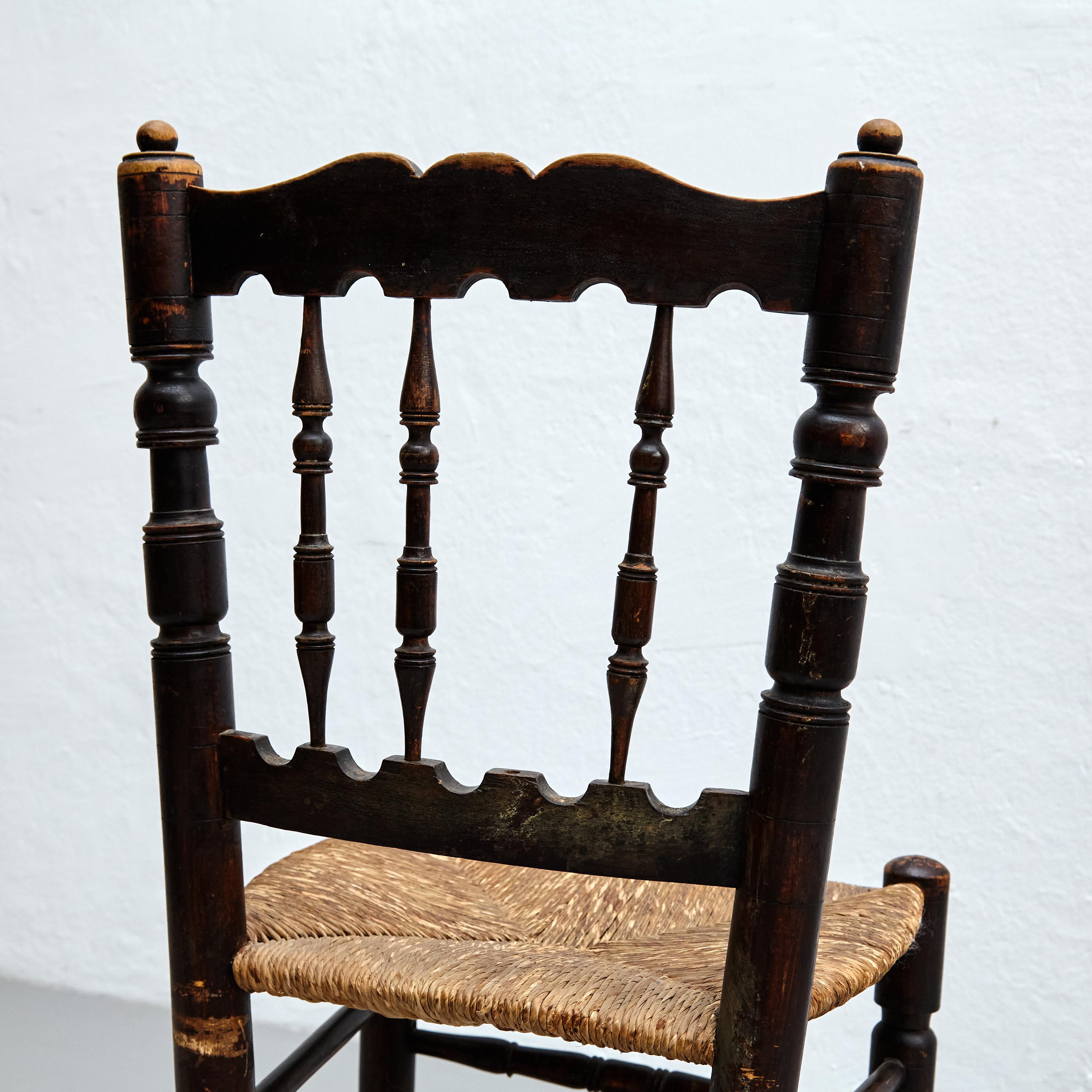 Set of Four Rustic Wood French Chairs, circa 1950 For Sale 4