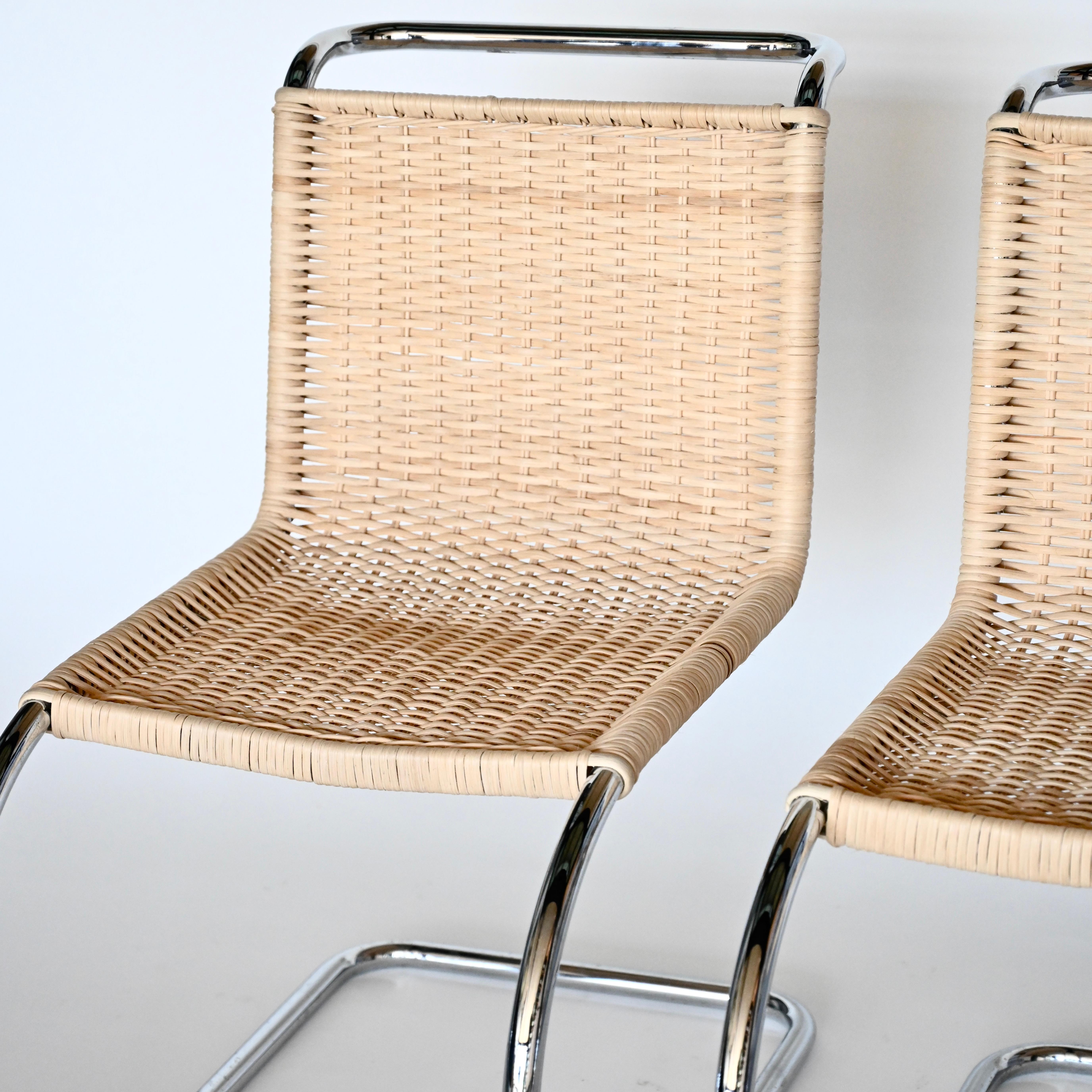 Mid-Century Modern Set of Four S 533 / MR10 Cantilever Chairs By Ludwig Mies Van Der Rohe  For Sale