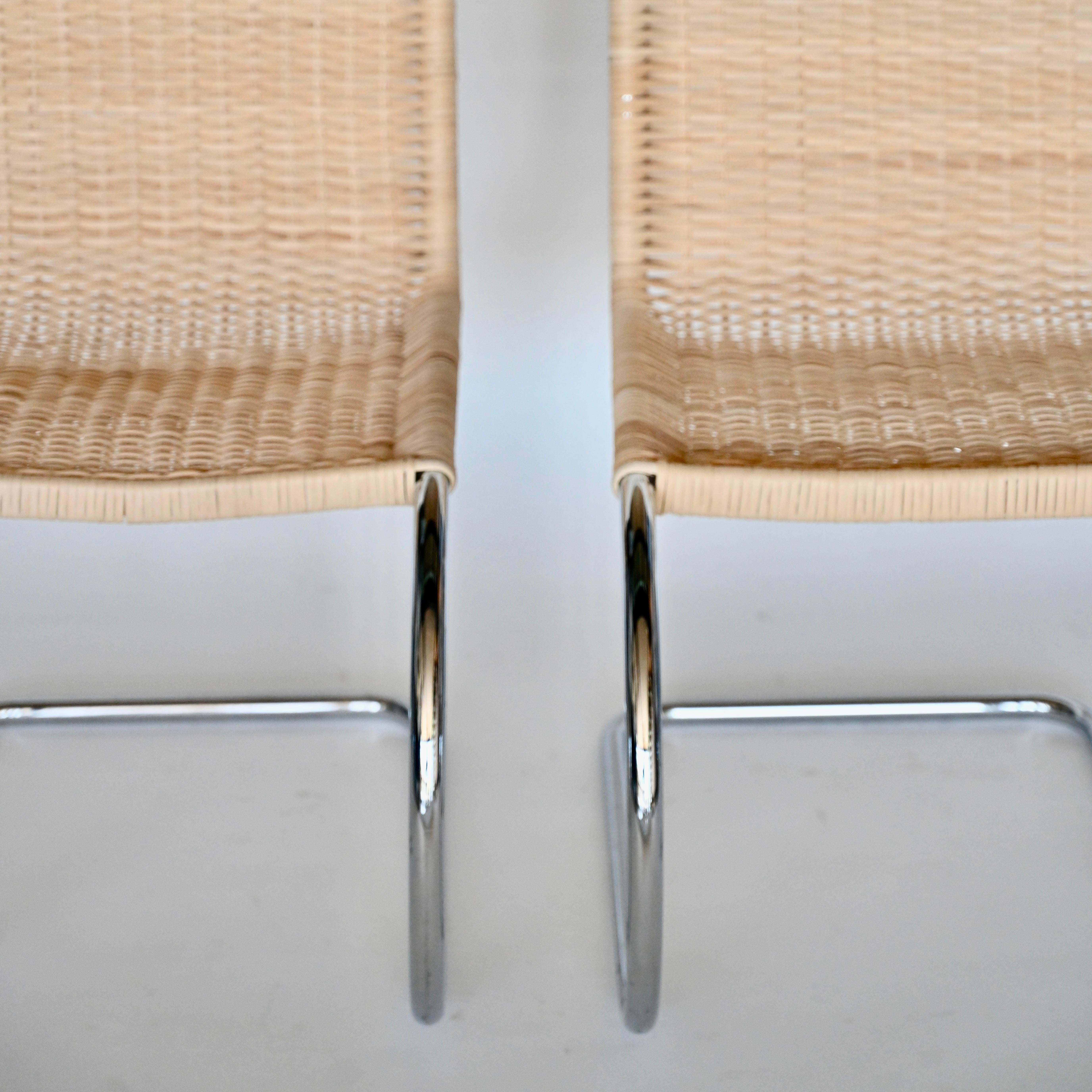 Set of Four S 533 / MR10 Cantilever Chairs By Ludwig Mies Van Der Rohe  In Good Condition For Sale In Malibu, CA