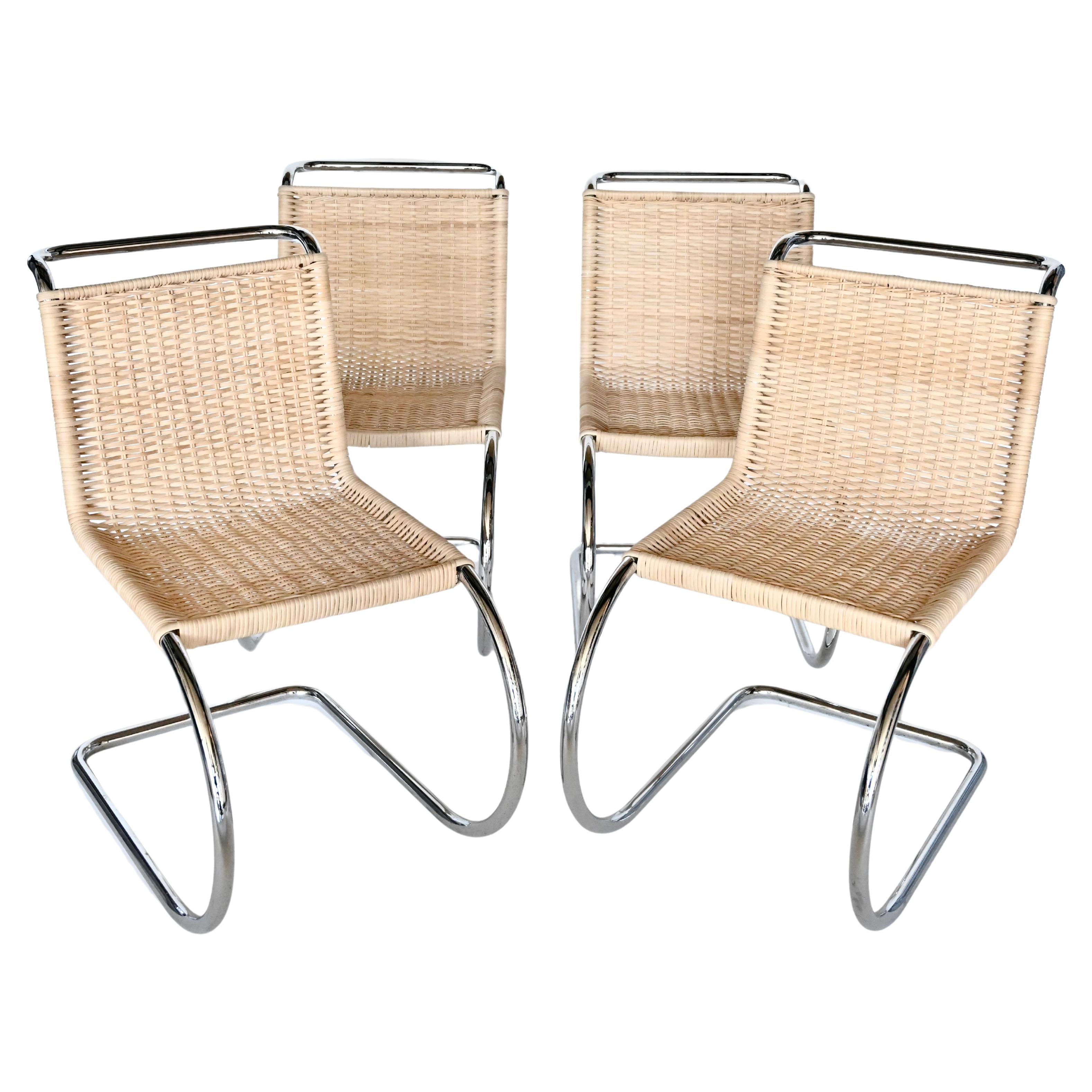 Ensemble de quatre chaises cantilever S 533 / MR10 de Ludwig Mies Van Der Rohe  en vente