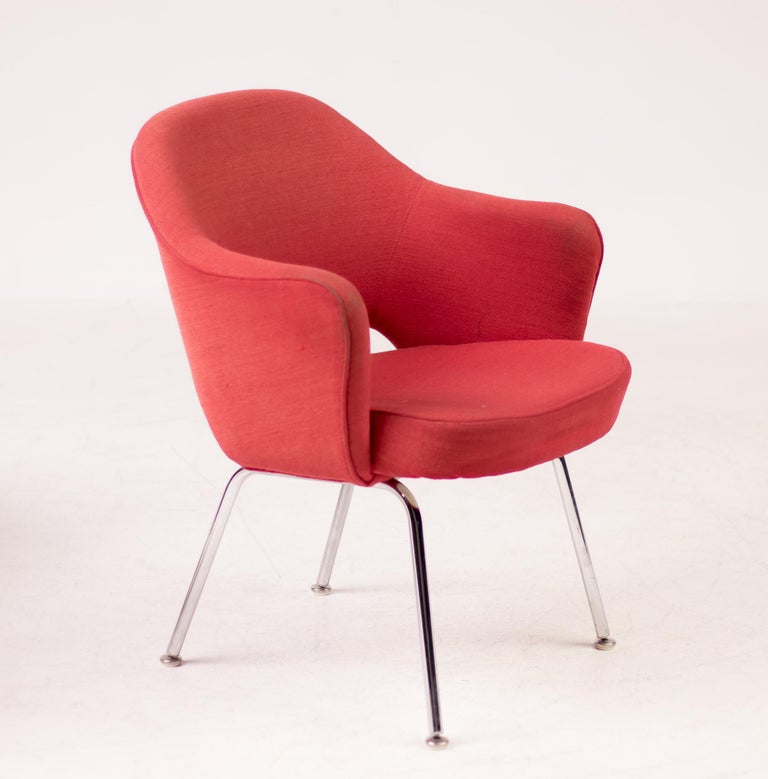 Featured in nearly all Florence Knoll-designed interiors, the Saarinen Executive chair has remained one of Knoll's most popular designs for nearly 70 years. The design, which is now found in dining rooms as often as it is in offices, transformed the