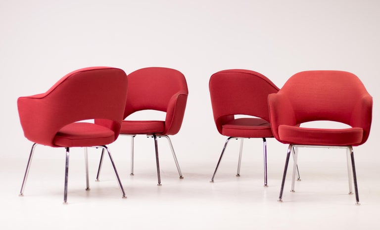 Set of Four Saarinen Executive Armchairs by Knoll International In Good Condition For Sale In Dronten, NL