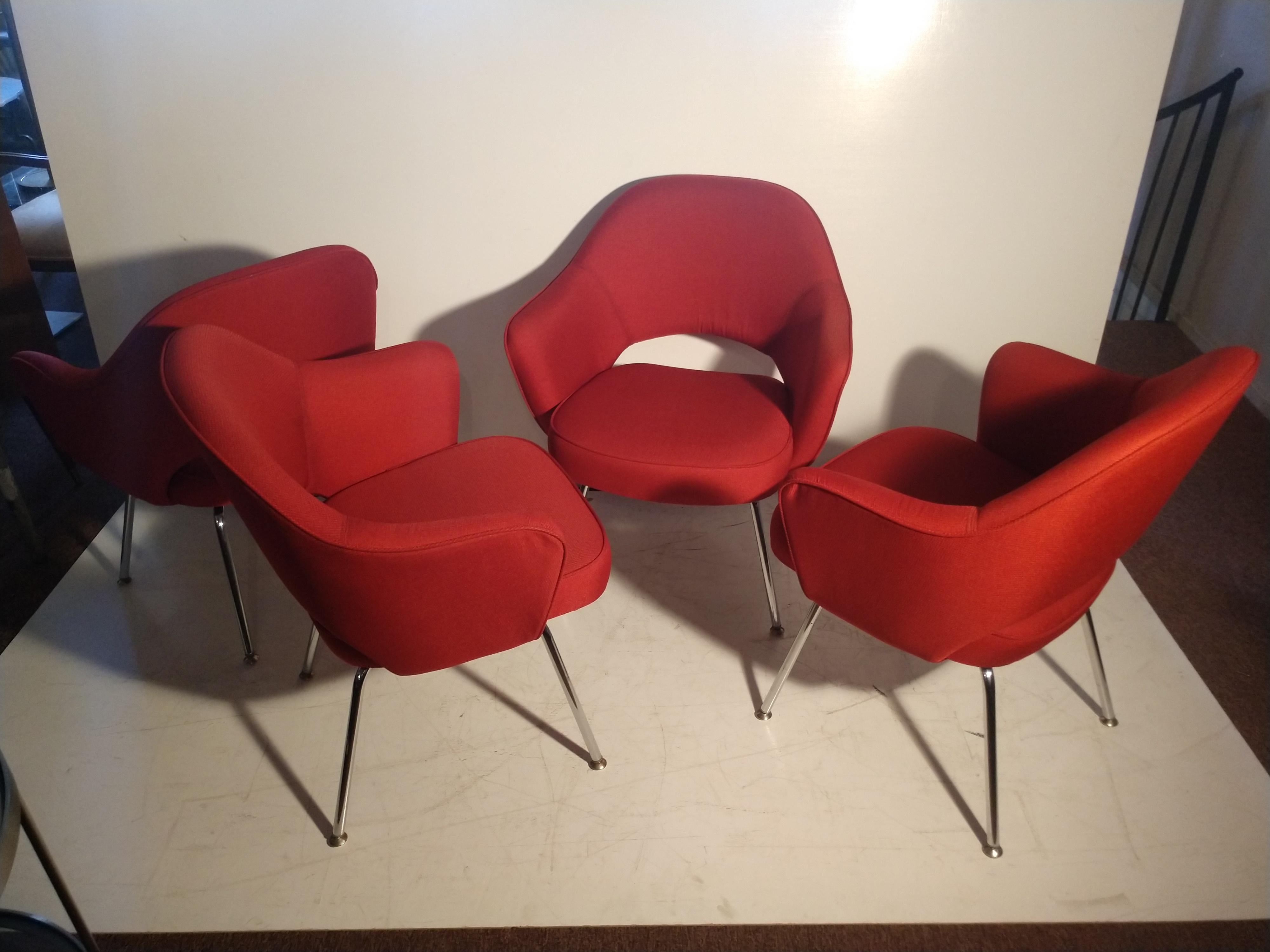 Contemporary Set of Four Saarinen Executive Chairs in Red Knoll