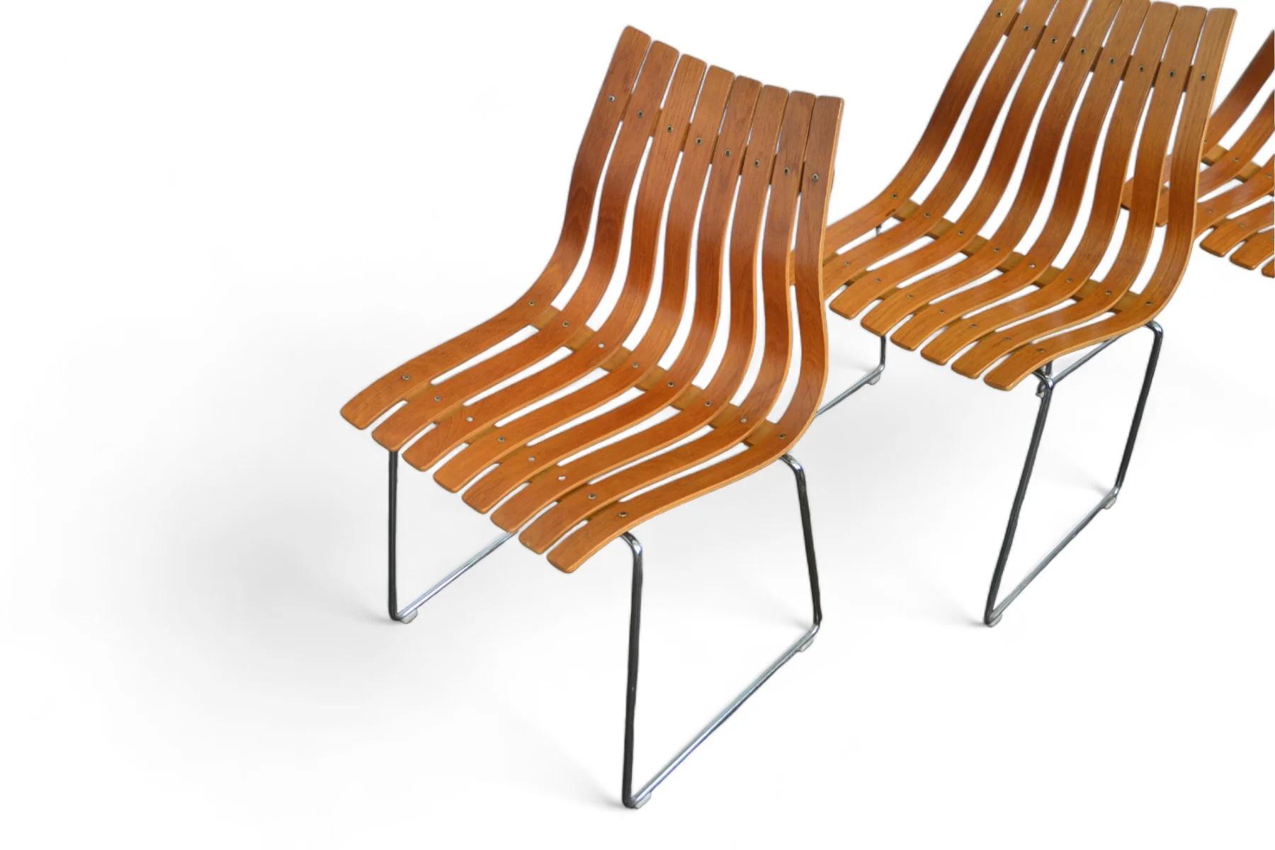 Set di quattro sedie da pranzo in teak 