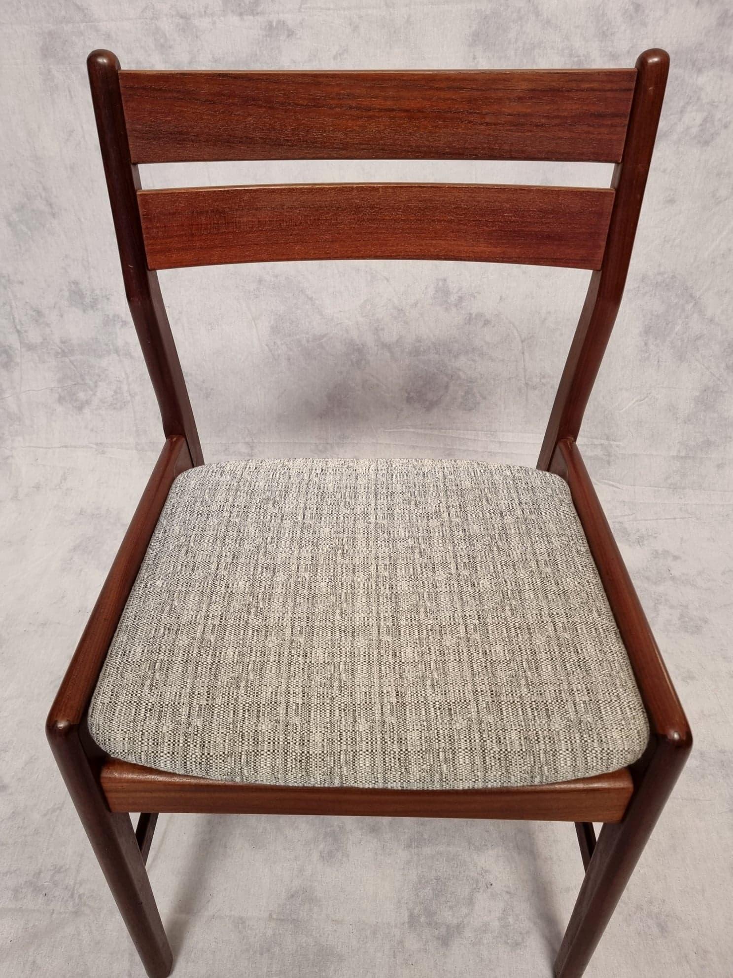 Set of Four Scandinavian Chairs - Teak, Ca 1960 For Sale 6