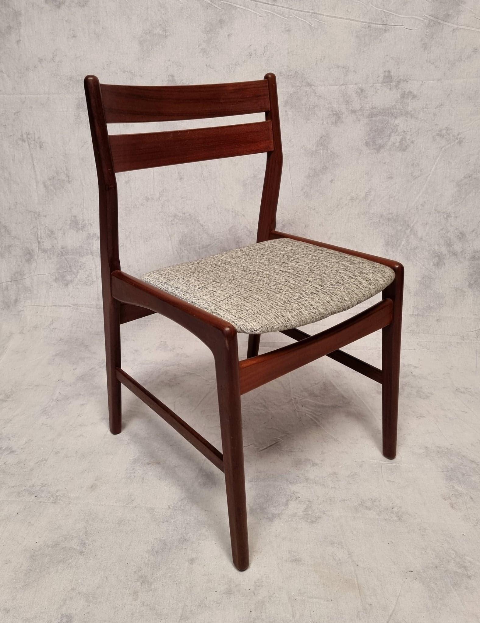 Set of Four Scandinavian Chairs - Teak, Ca 1960 For Sale 7