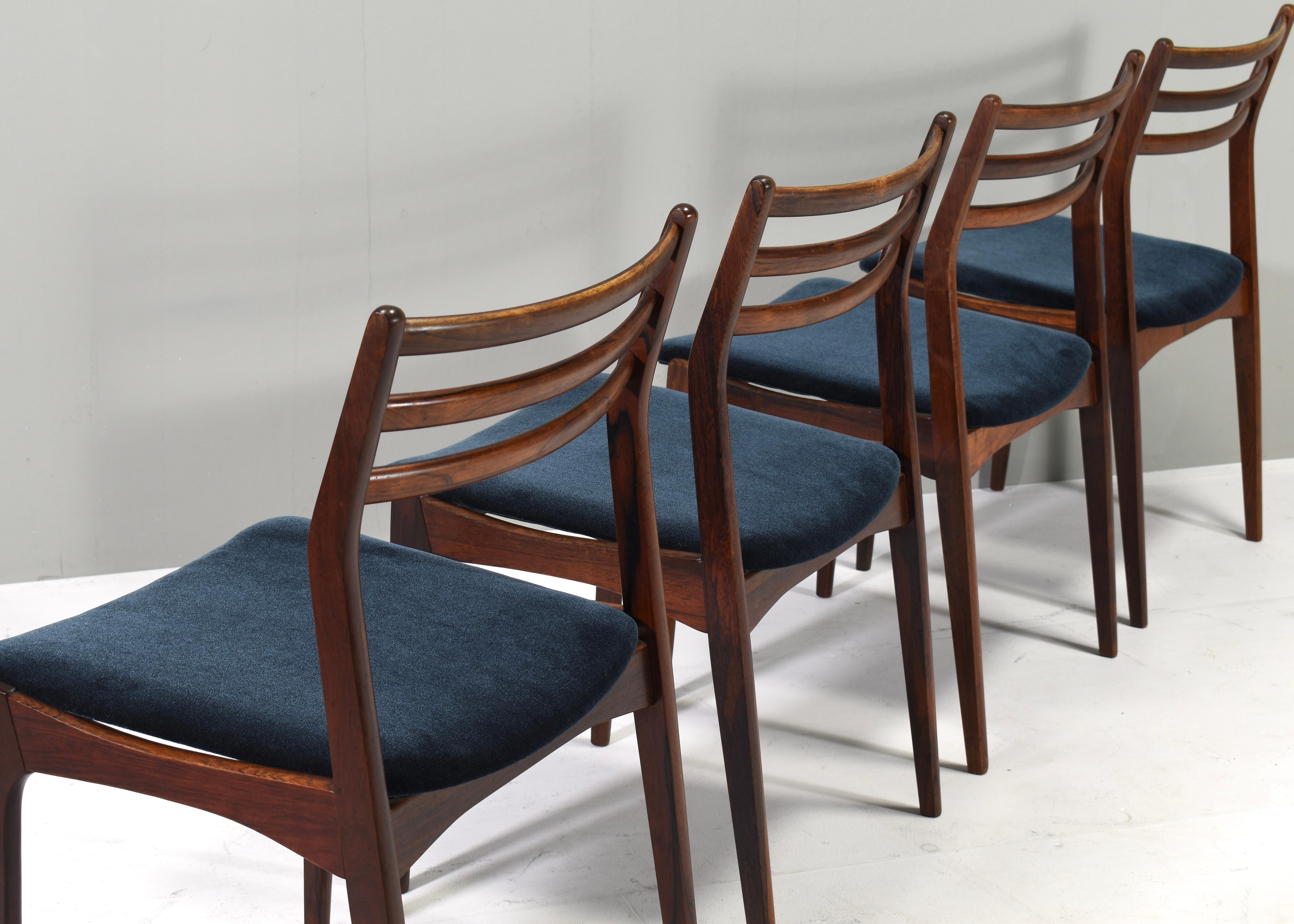 Set of four Scandinavian Danish dining chairs, Denmark, circa 1960 For Sale 6