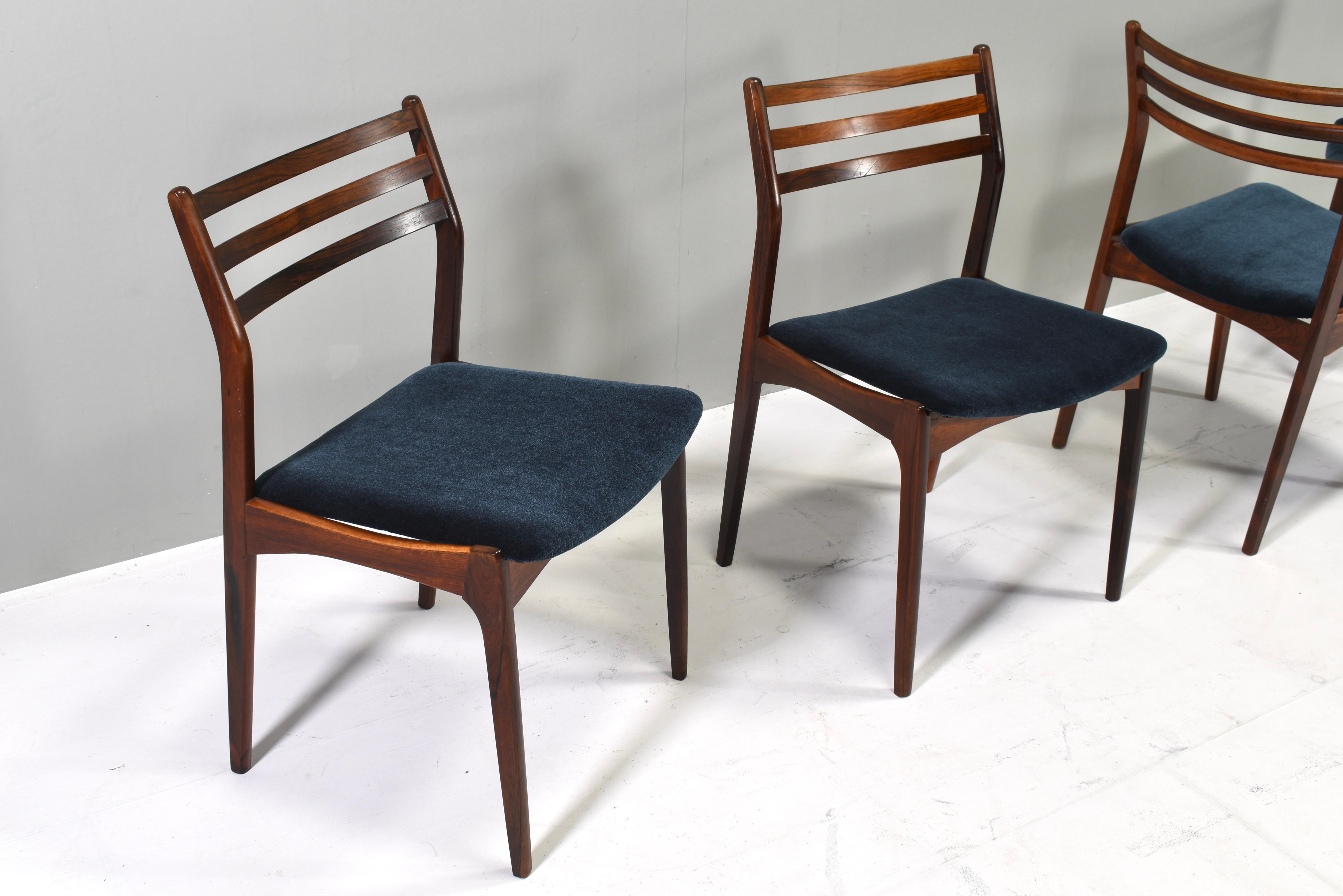 Set of four Scandinavian Danish dining chairs, Denmark, circa 1960 For Sale 8