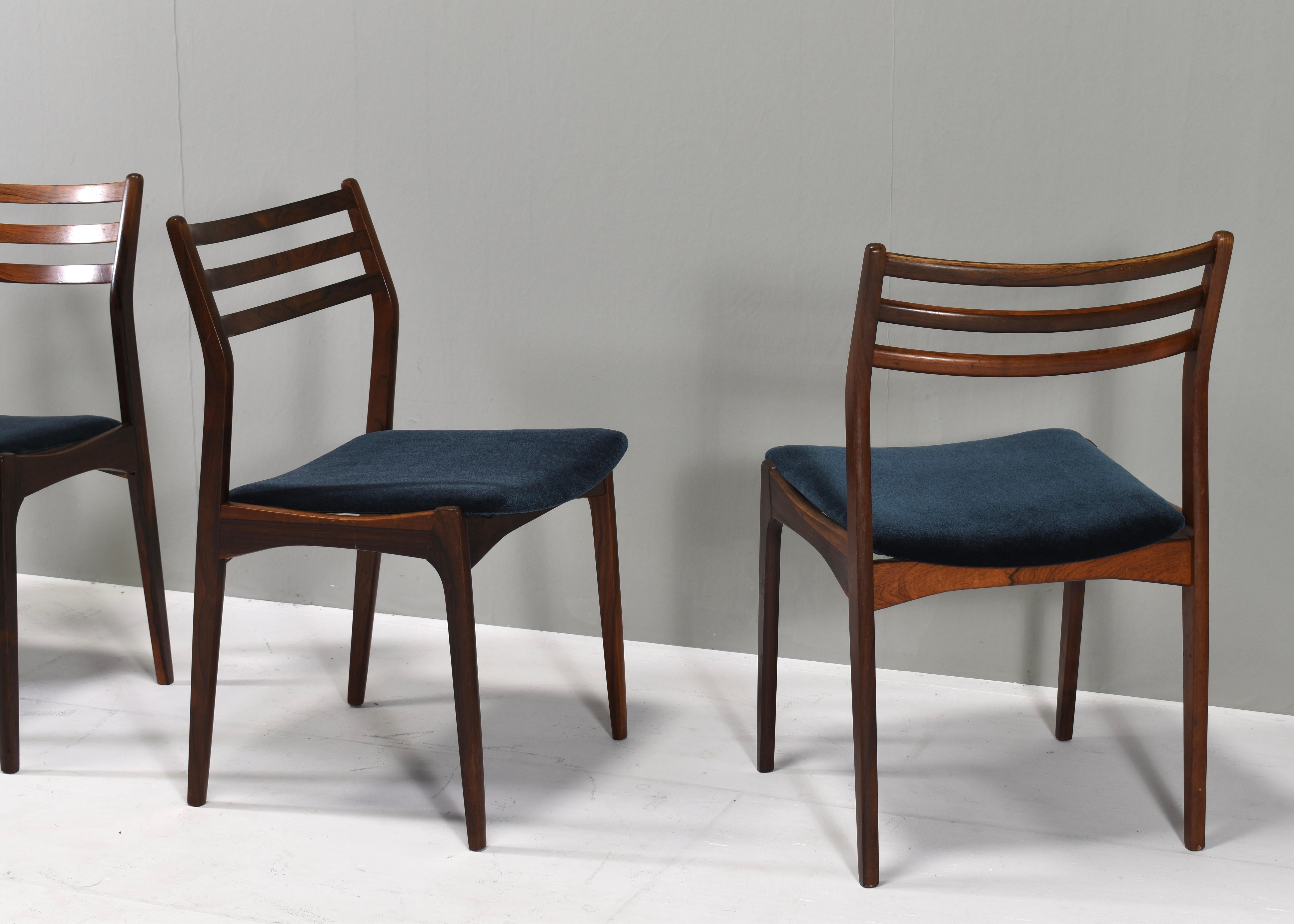 Mid-20th Century Set of four Scandinavian Danish dining chairs, Denmark, circa 1960 For Sale