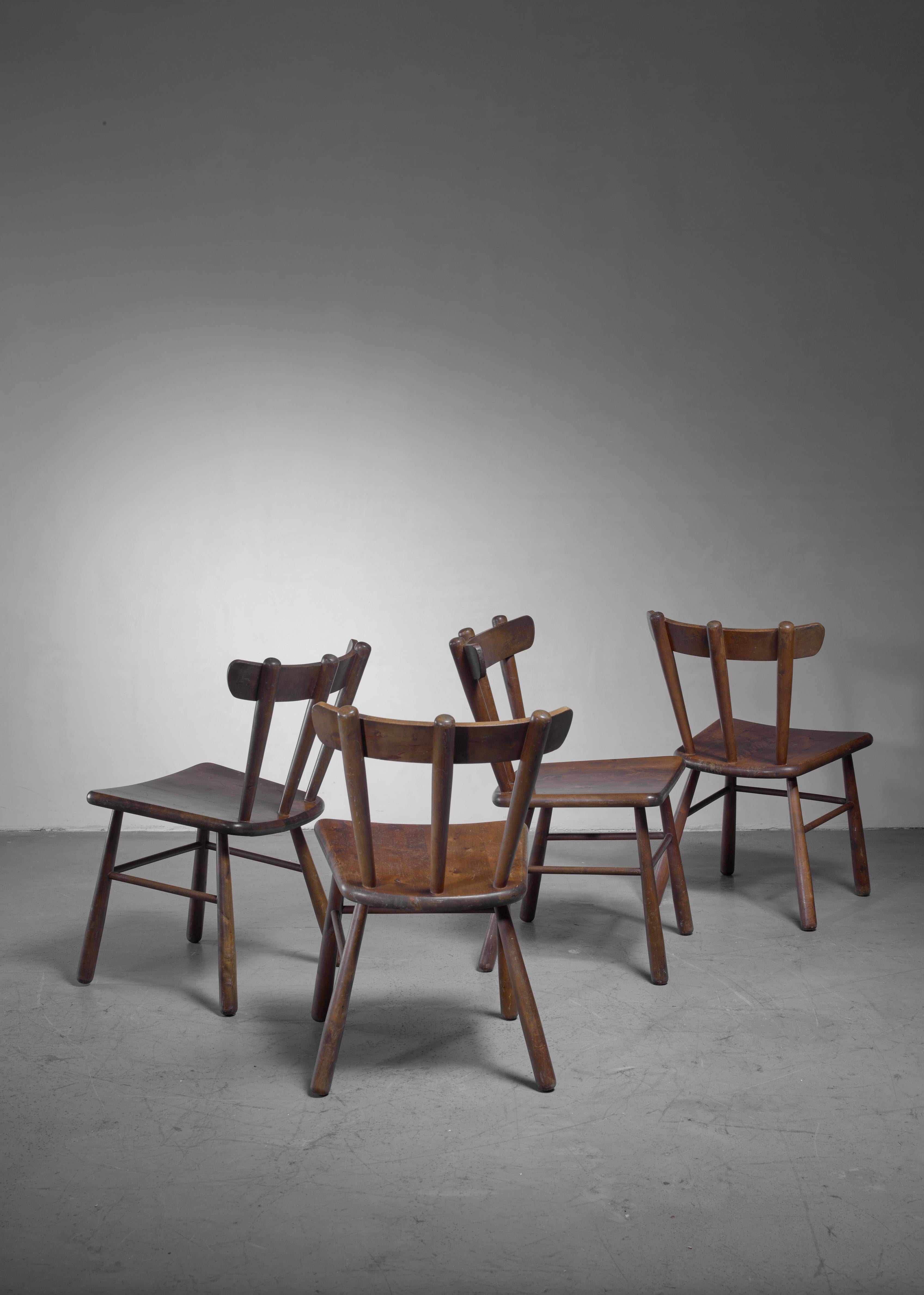 Scandinavian Modern Set of Four Scandinavian Dining Chairs For Sale
