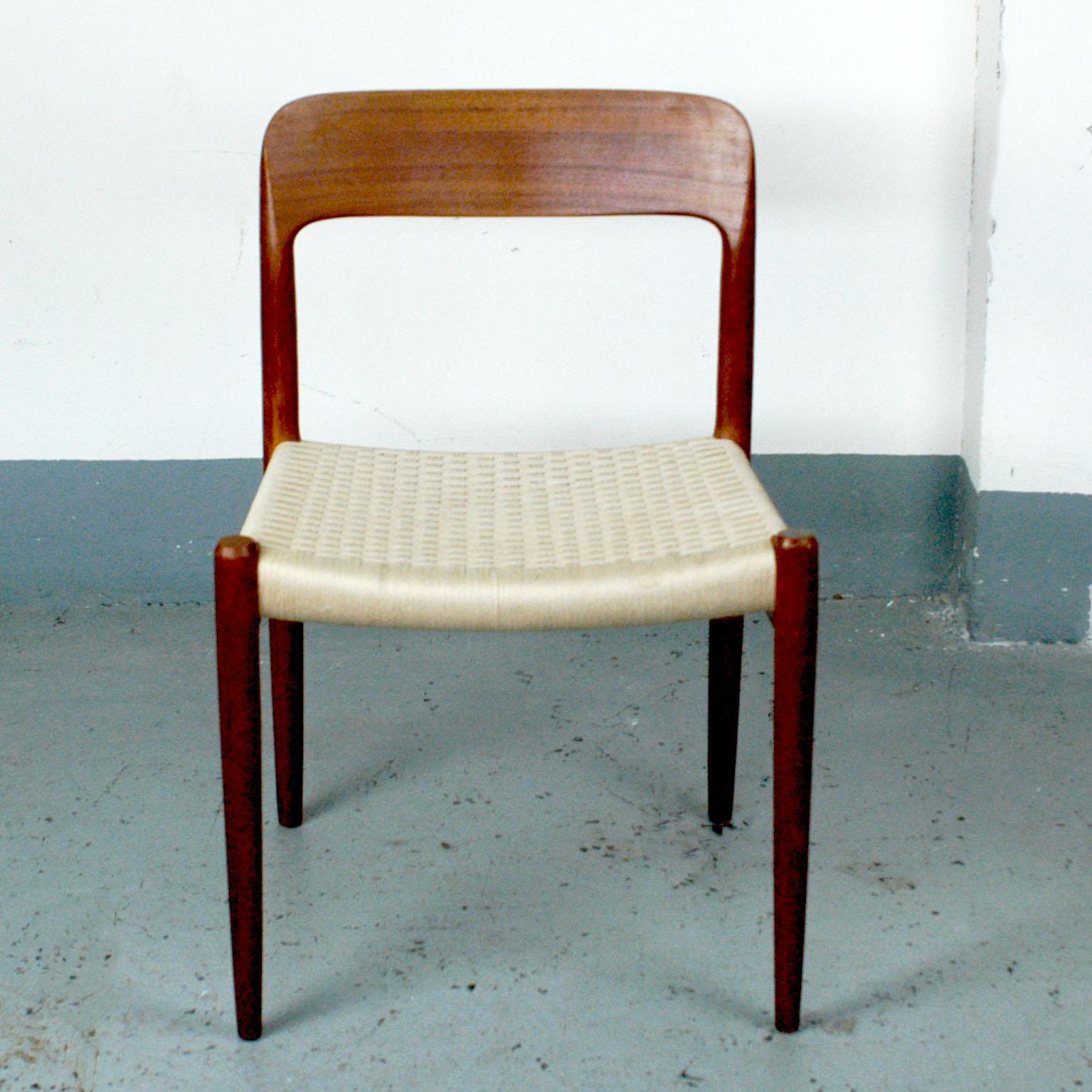 Danish Set of Four Scandinavian Modern Mod 75 Teak Dining Chairs by Niels Møller